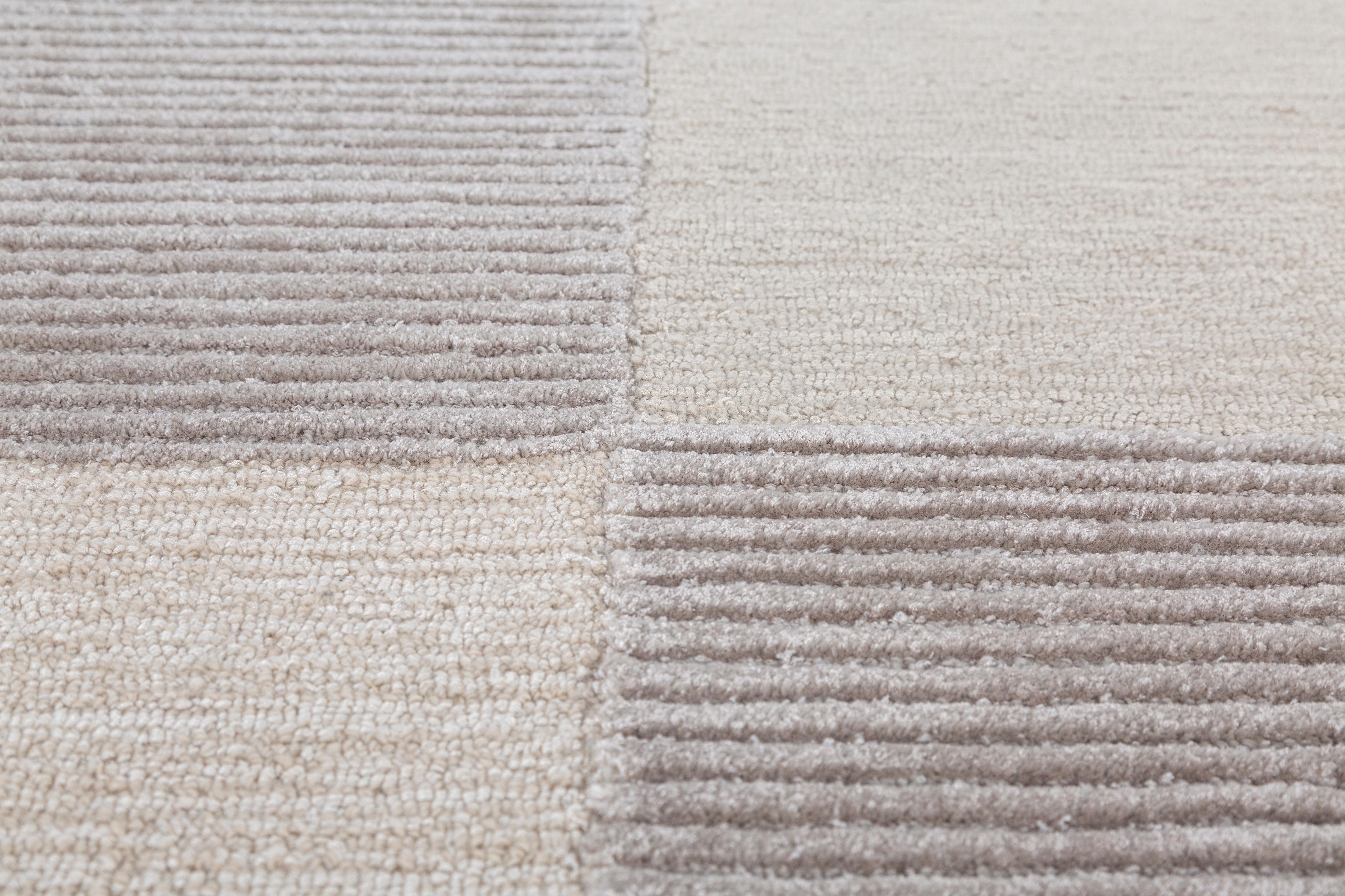 Jaipur Rugs Die Pathways Kollektion von Verde Home bietet elegante und kühne handgetuftete Teppiche mit abstrakten und geometrischen Mustern in gedämpften Tönen. Diese Teppiche sind aus natürlich gefärbter Wolle hergestellt und verleihen jedem Raum