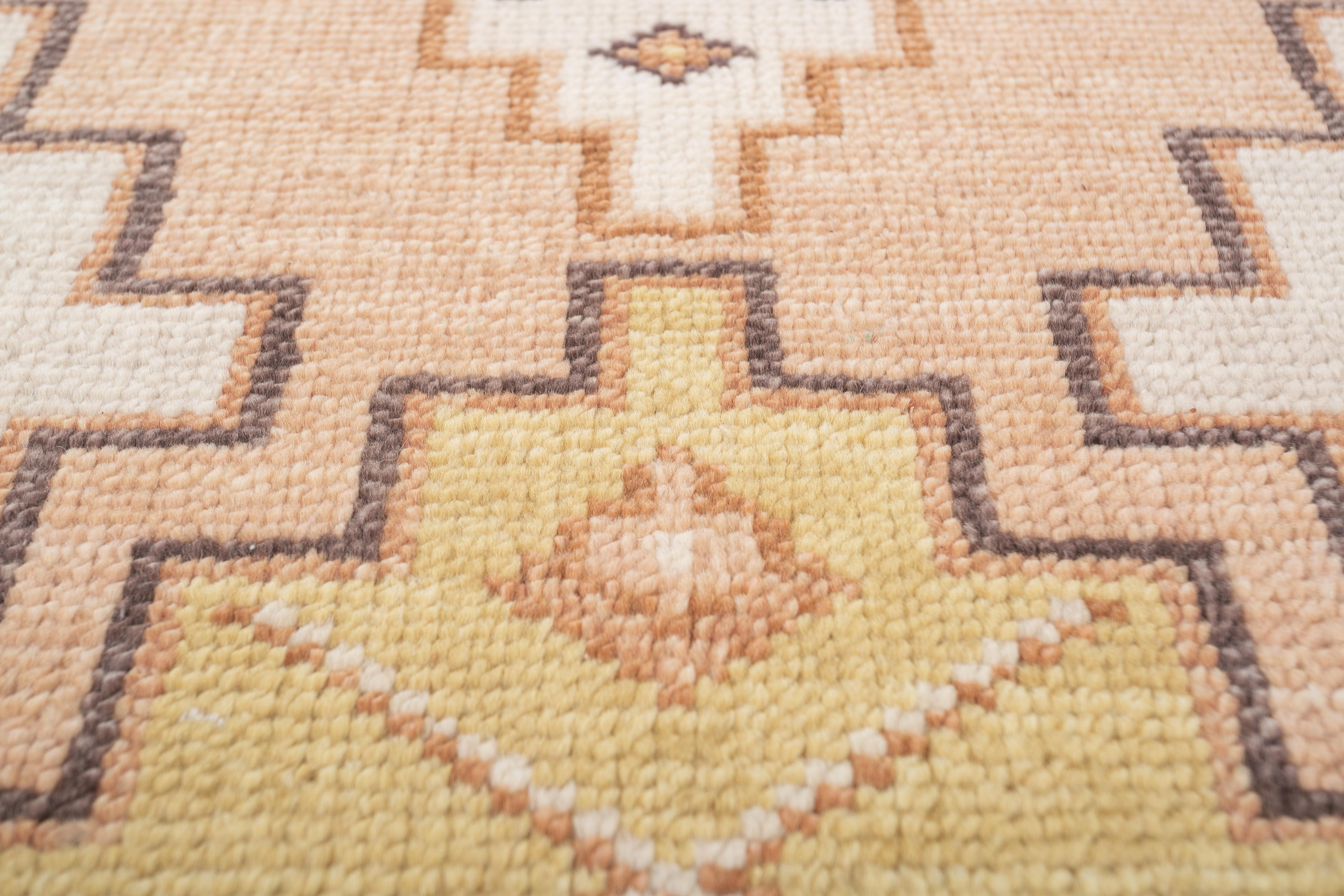 Jaipur Rugs En combinant des inspirations classiques et orientales, les tapis noués à la main de la collection Thyme honorent l'art, l'héritage et le savoir-faire tout en réunissant le passé et le présent. Avec des teintes terreuses comme le beige,