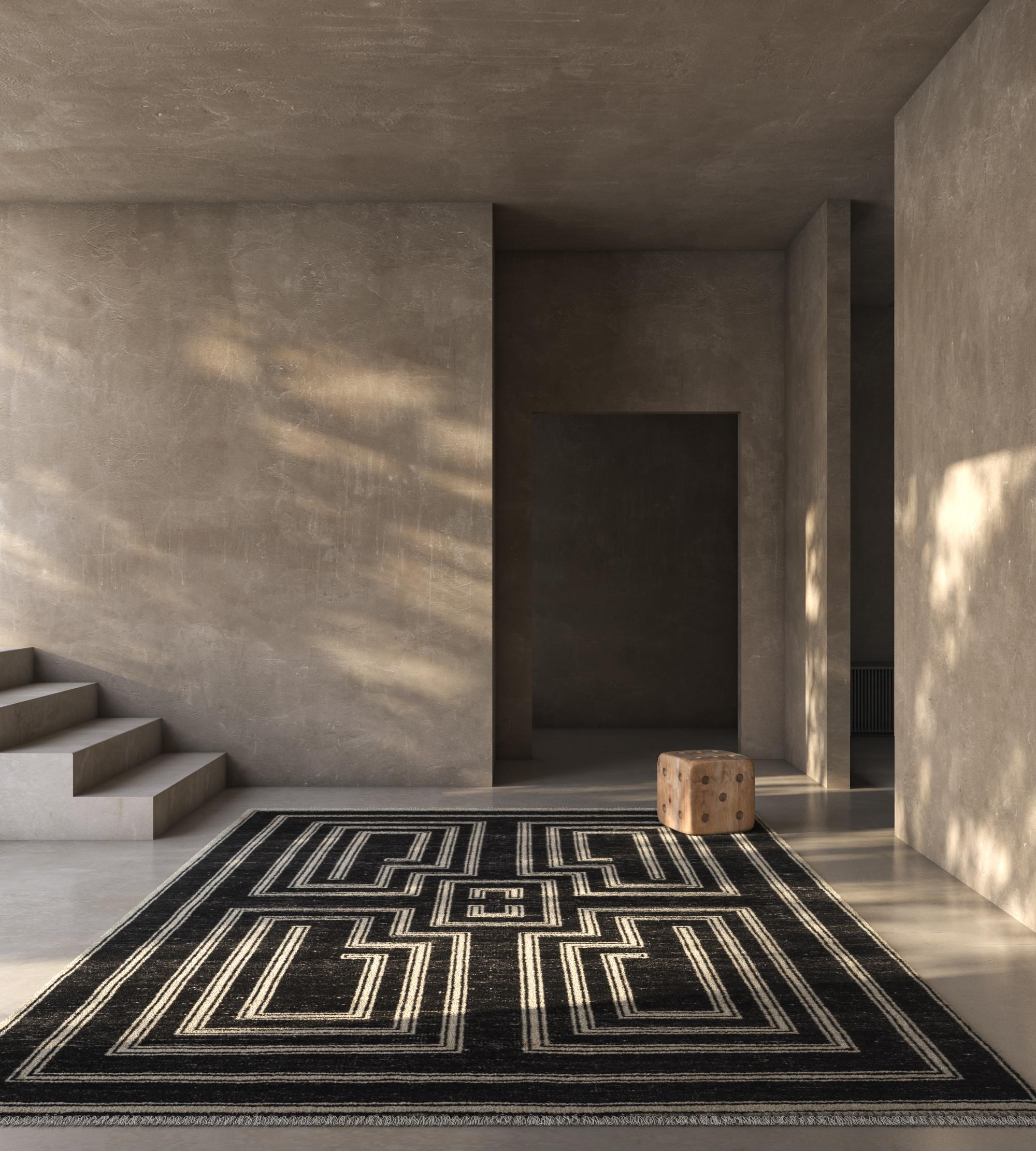 Combinando ispirazioni classiche e orientali, i tappeti annodati a mano della collezione Thyme onorano l'arte, l'eredità e la lavorazione, unendo passato e presente. Caratterizzati da tonalità terrose come il beige, il carbone, il melanzana e il