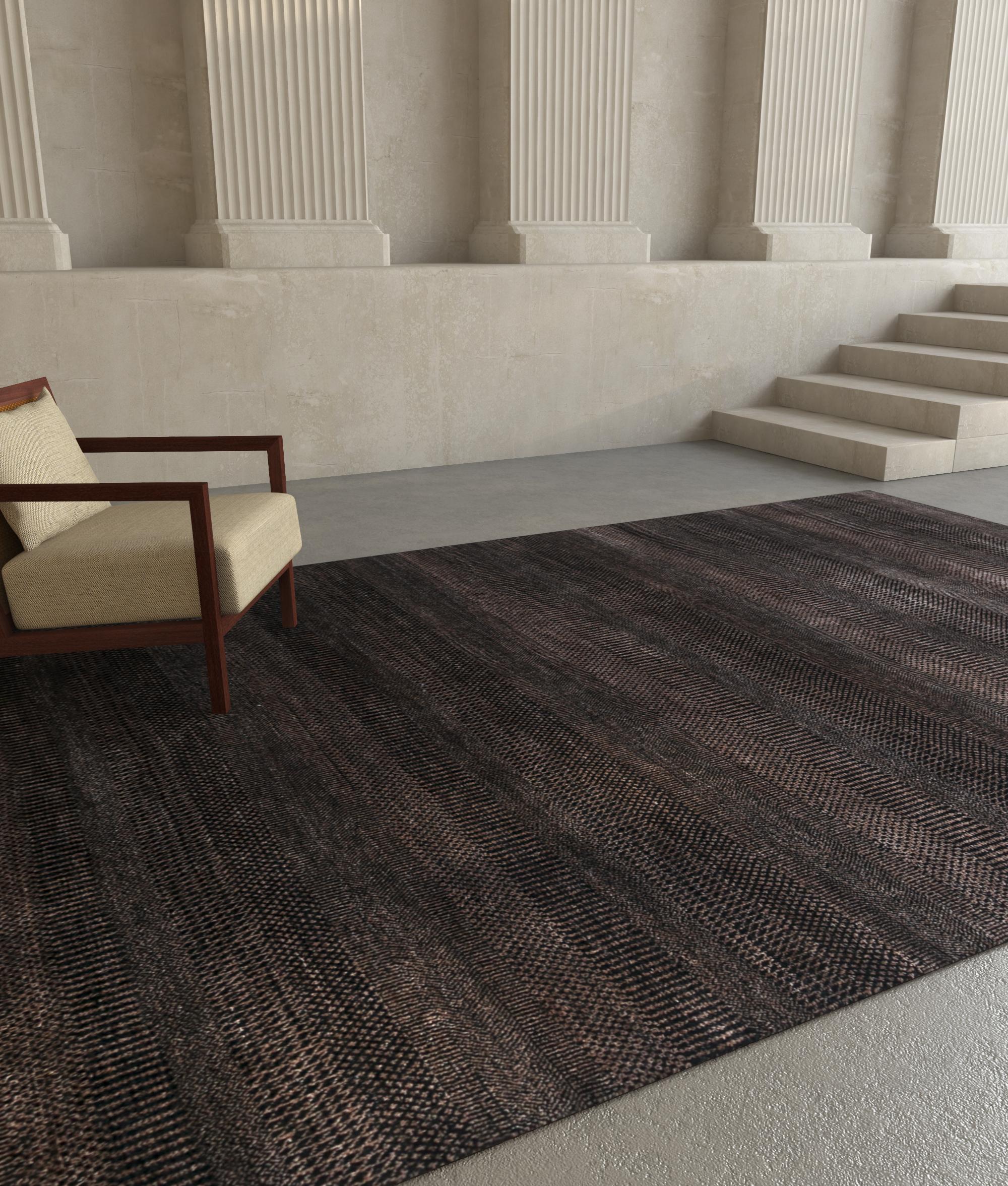 Jaipur Rugs Die Übergangsdesigns der Kairos Kollektion bestechen durch die immensen Details, die in die weichen Garne eingewebt sind. Die Reise der Kollektion beginnt am faszinierenden Punkt der Morgendämmerung und führt durch die zeitliche Kadenz