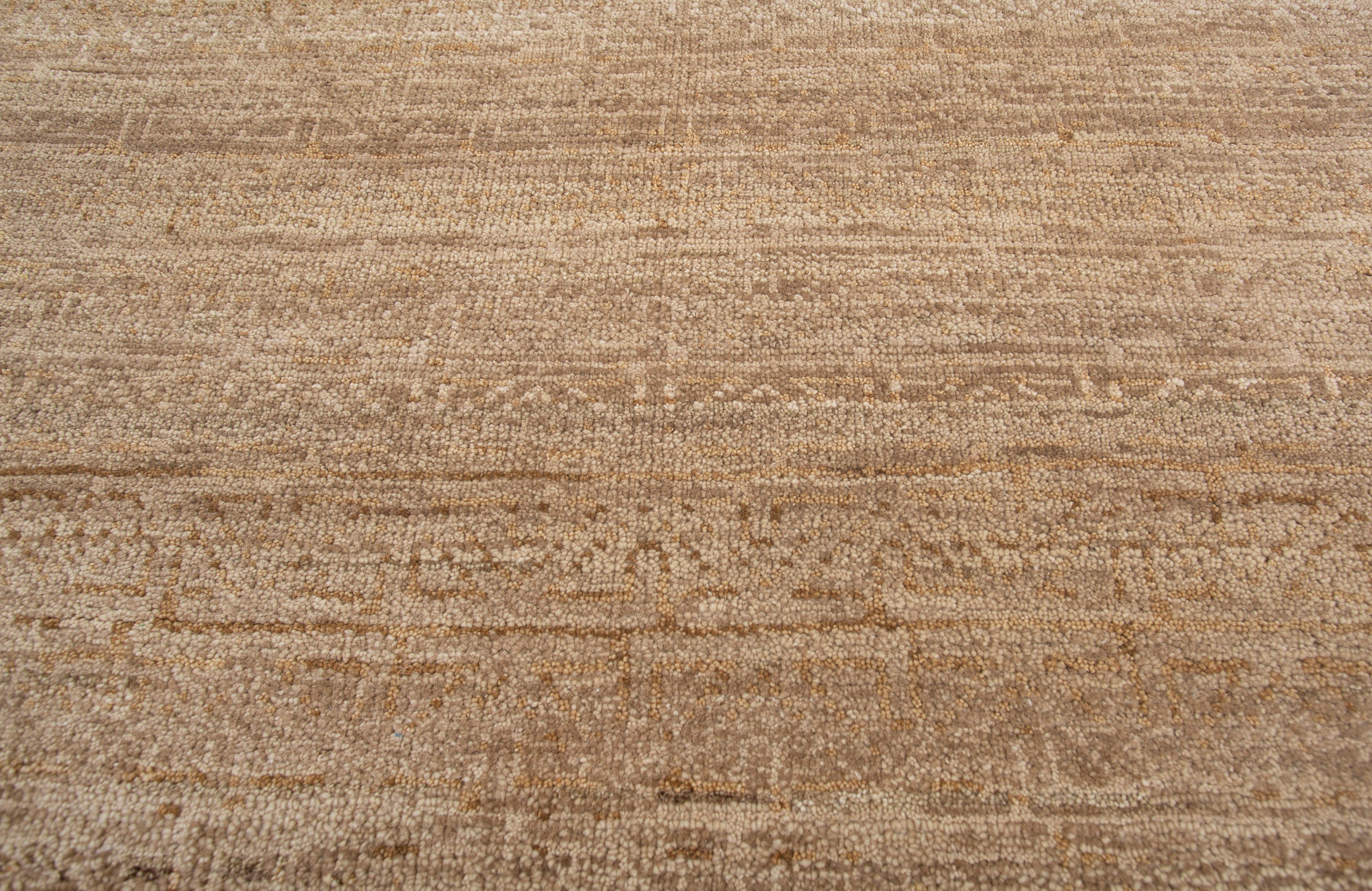 Tappeti Jaipur Scolpiti con disegni e motivi ornamentali che ti trasporteranno in un regno etereo dell'estetica, la collezione Viscaya ti conquisterà con il suo design e il suo carattere. Questa squisita linea di tappeti è stata annodata a mano alla