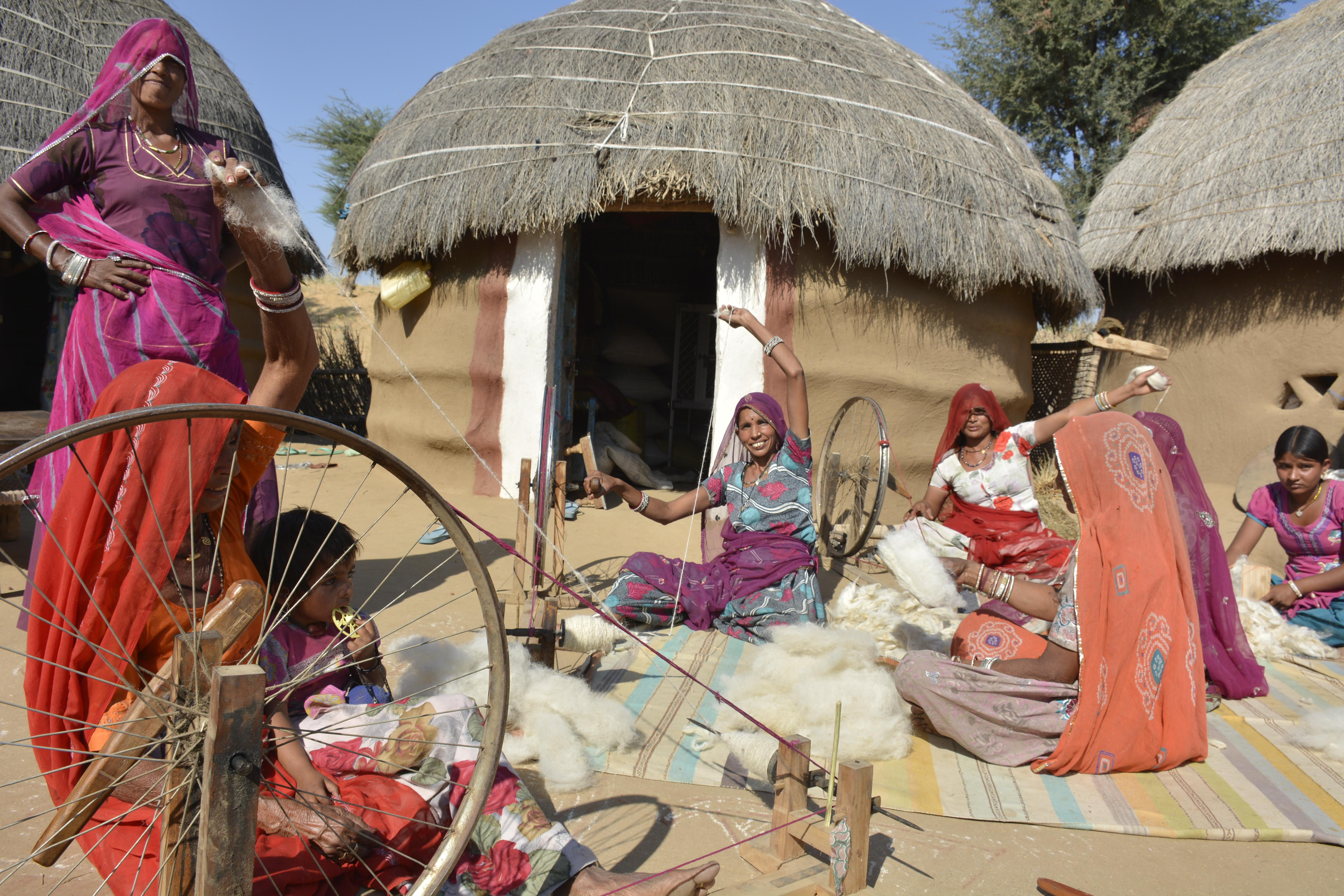 Lana Jaipur Rugs 8x10 Piedi Tappeto annodato a mano in lana moderno beige e marrone in vendita