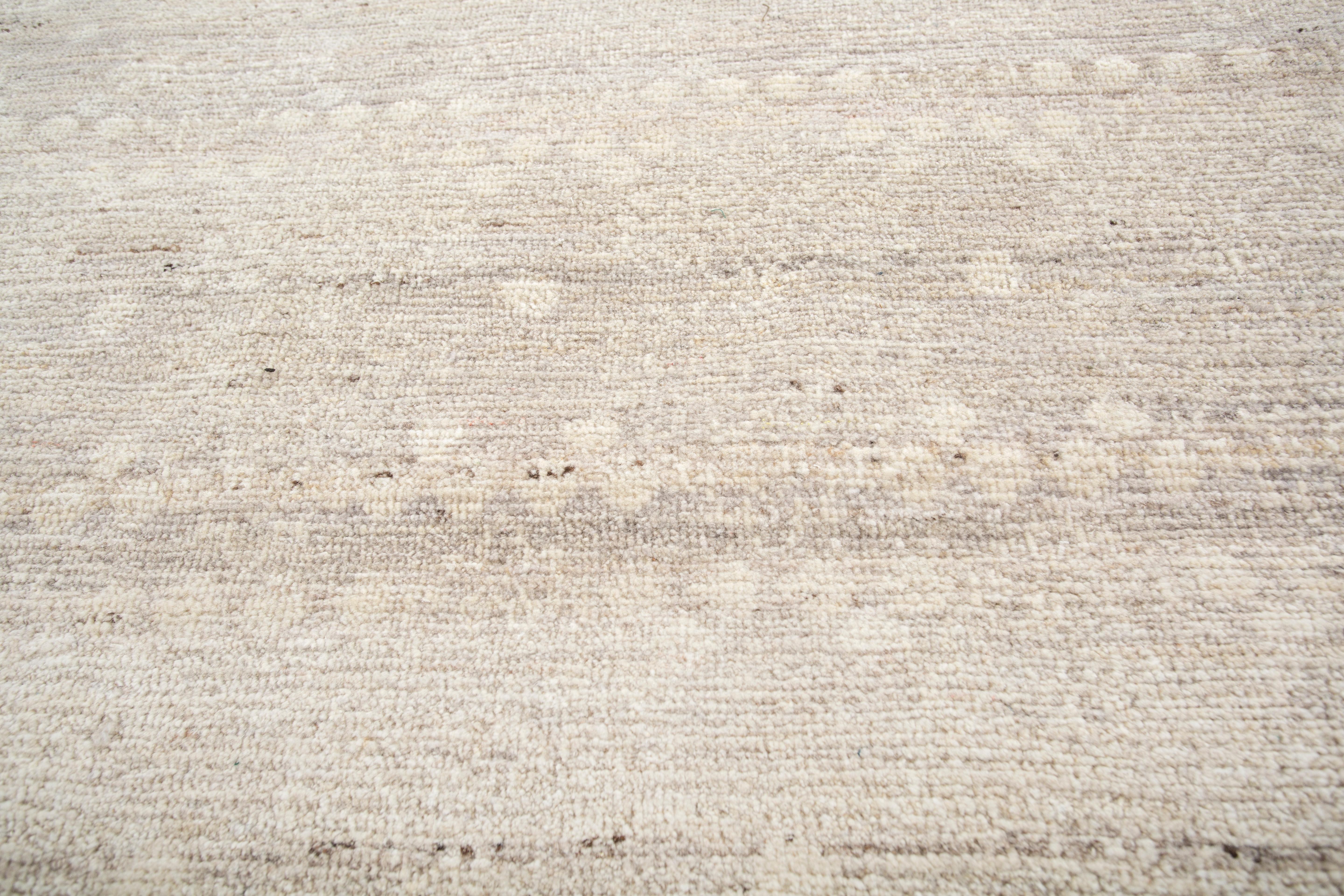 Jaipur Rugs Die Kollektion Viscaya mit ihren kunstvollen Designs und Mustern, die Sie in ein ätherisches Reich der Ästhetik entführen, wird Sie mit ihrem Design und Charakter begeistern. Diese exquisite Teppichserie wurde aus Wolle mit Seidengarnen