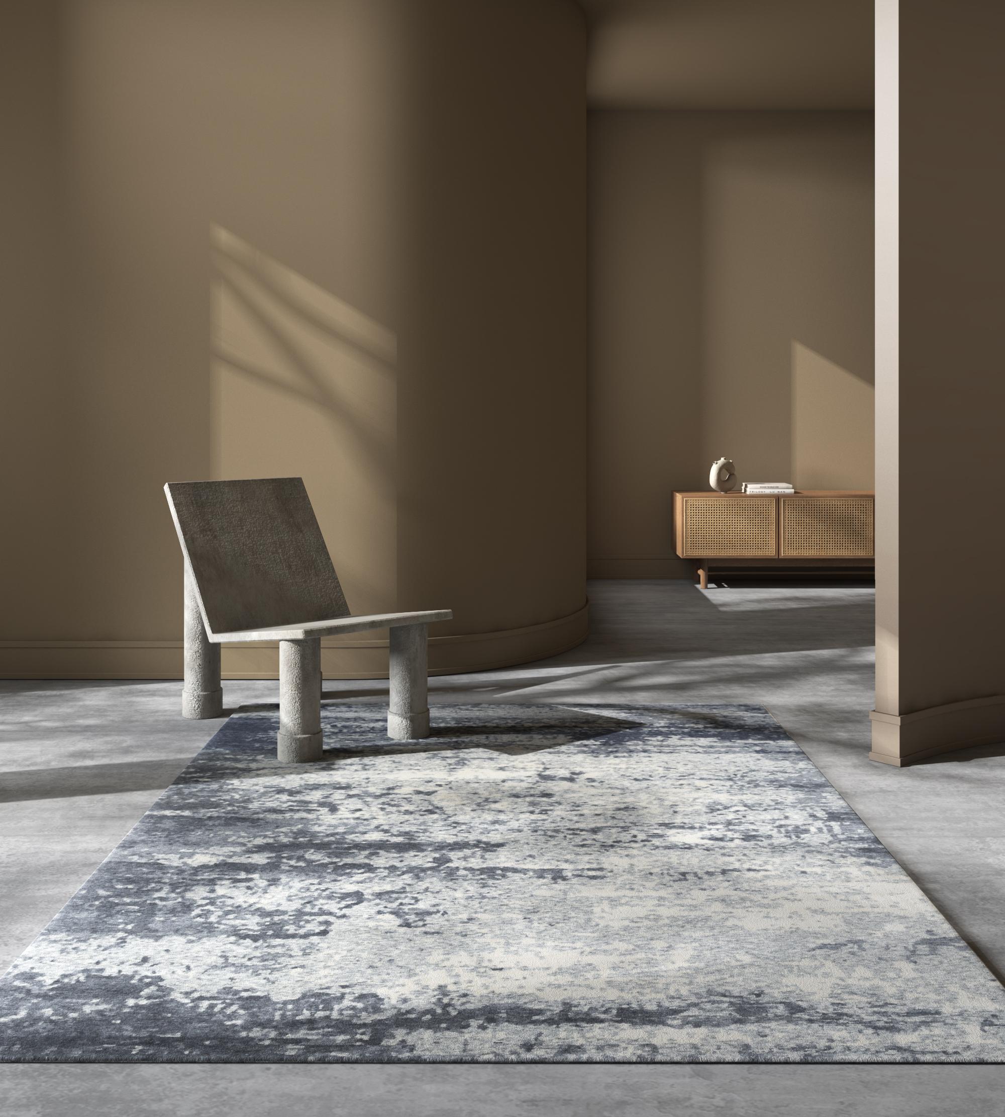 Tappeti Jaipur Il graduale declino delle civiltà fino al disordine: i motivi di questa collezione sembrano creare quel senso di disordine, ma c'è un senso quasi ipnotico di calma e pace in ognuno di essi. È a questa giustapposizione che la