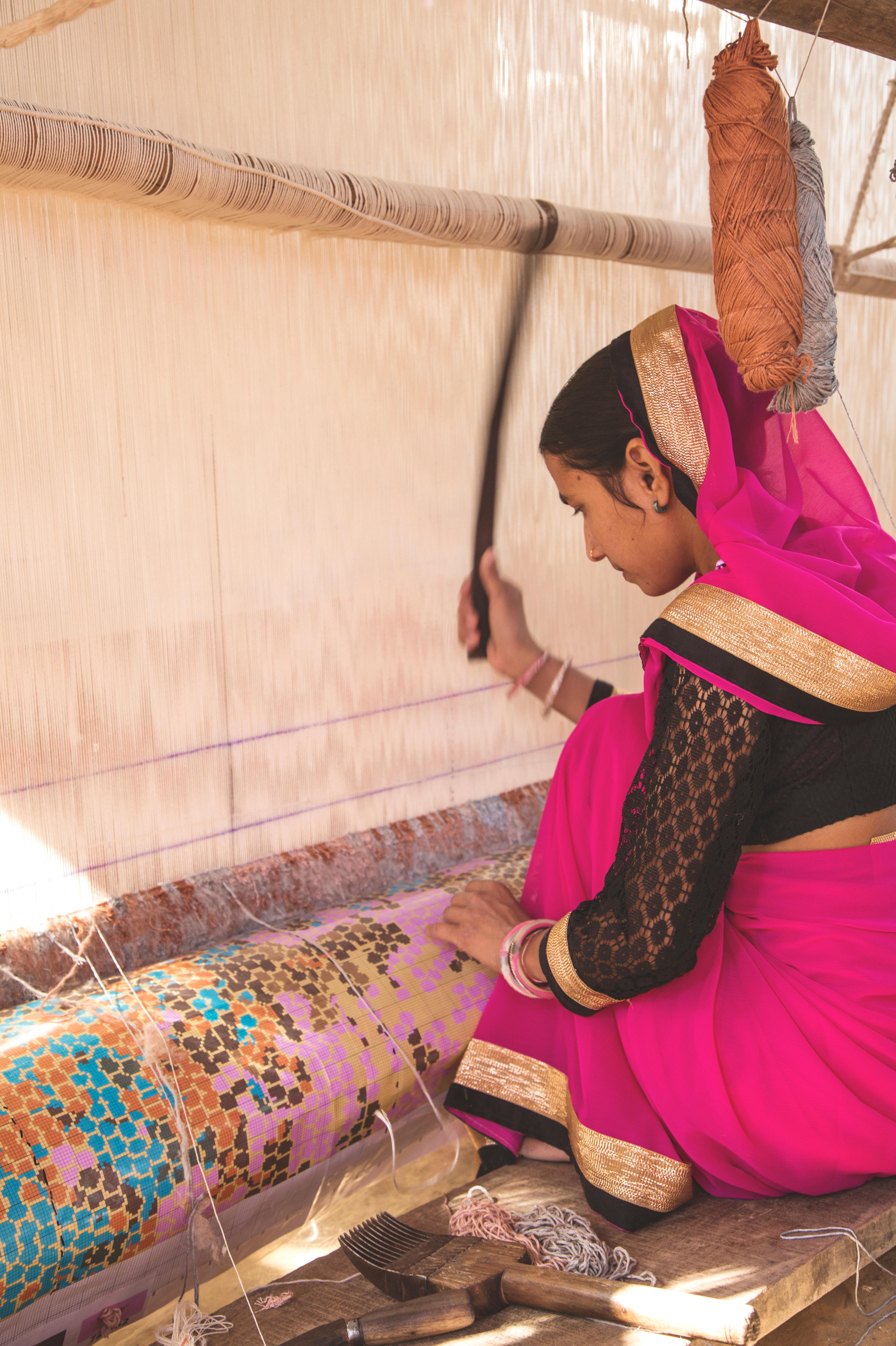 XXI secolo e contemporaneo Tappeto Jaipur Rugs 8x10'6 Piedi annodato a mano in lana Grigio e Nero Moderno in vendita