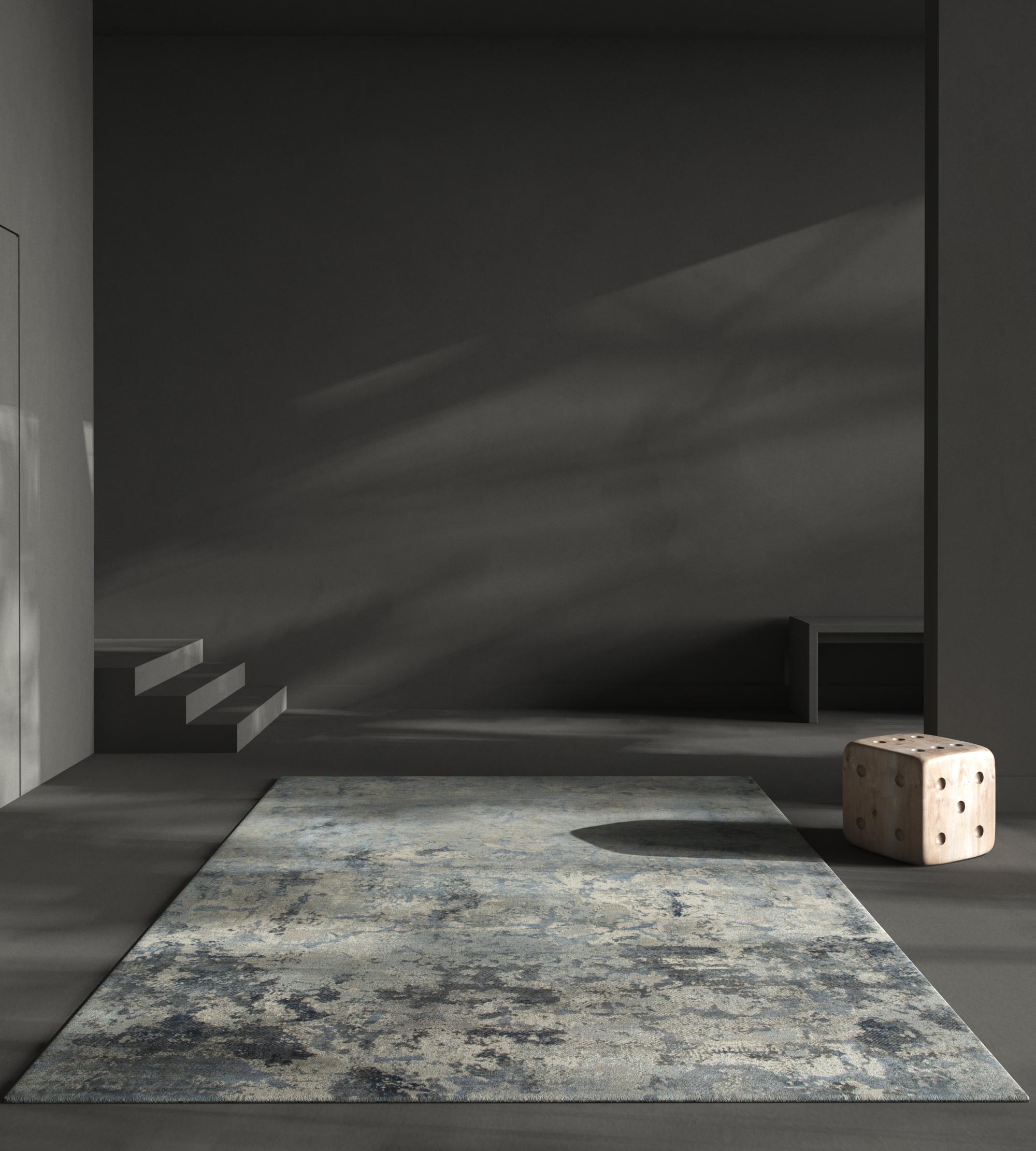 Fabriqué avec précision dans l'Inde rurale par Jaipur Rugs, ce tapis noué à la main de la collection Unstring by Kavi est plus qu'un simple revêtement de sol : c'est une toile où la narration prend forme grâce à l'art de la fabrication des tapis. La