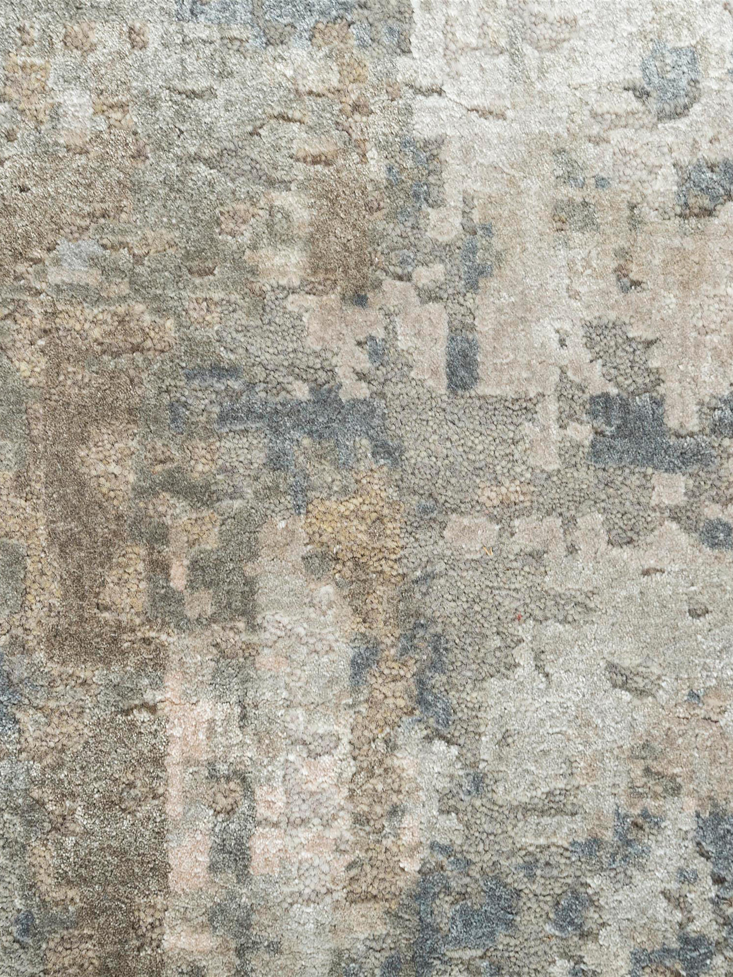 Esplora i design moderni per uno spazio contemporaneo con l'opulenta collezione Uvenuti. Una collezione di trame a rete e disegni astratti, Uvenuti intreccia un'atmosfera tranquilla con blu di tendenza, grigi saturi e tonalità di bianco della terra.