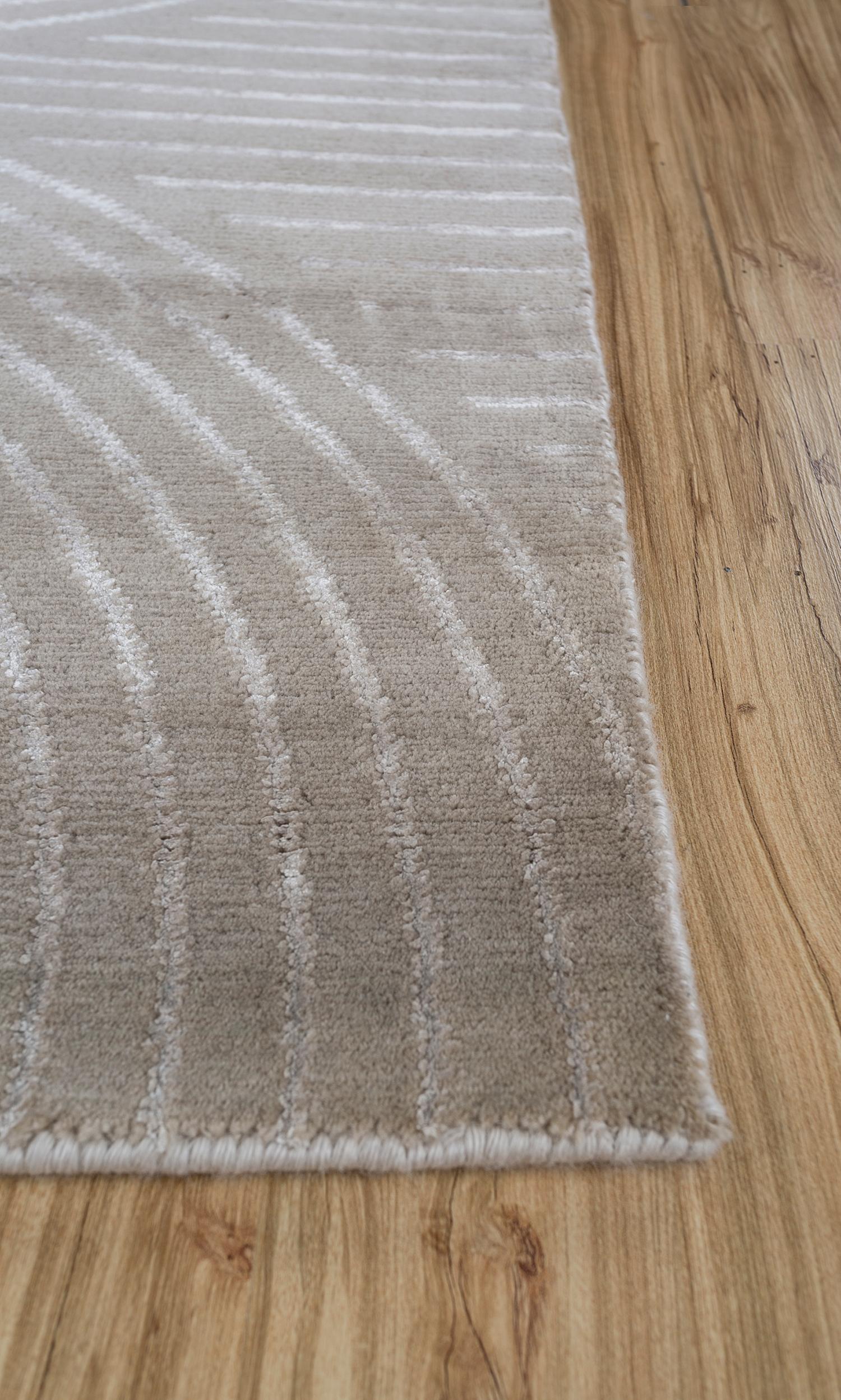 Indian Jaipur Rugs Dark Ivory & White 240X300 cm Hand Knotted Carpet For Sale