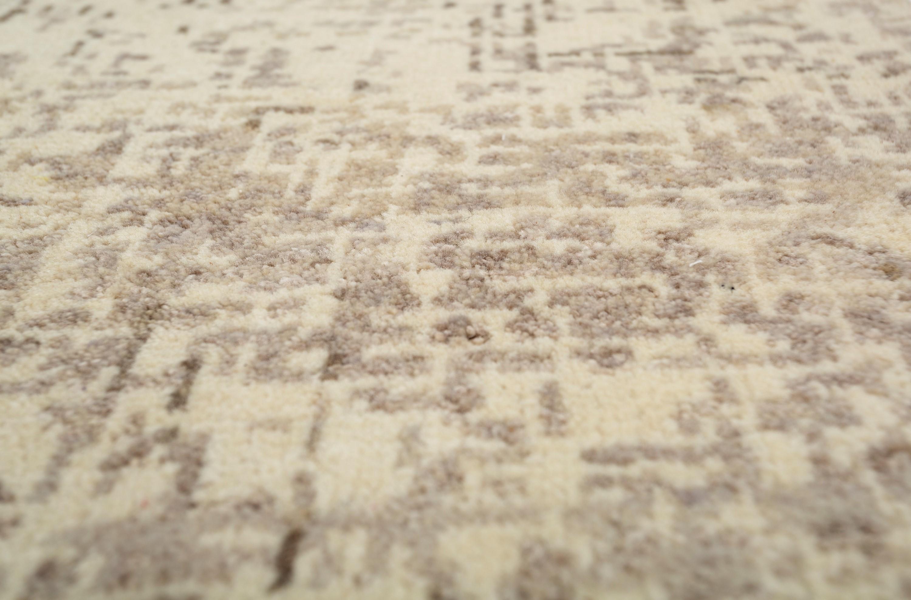 Explore modern designs for a contemporary space with the opulent Uvenuti collection. A collection of mesh textures and abstract designs, Uvenuti weaves a calm atmosphere with on-trend blues, saturated grays, and earth hues of white. Knotted to