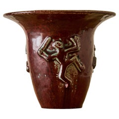 Vase figuratif bordeaux Jais Nielsen, vers 1935