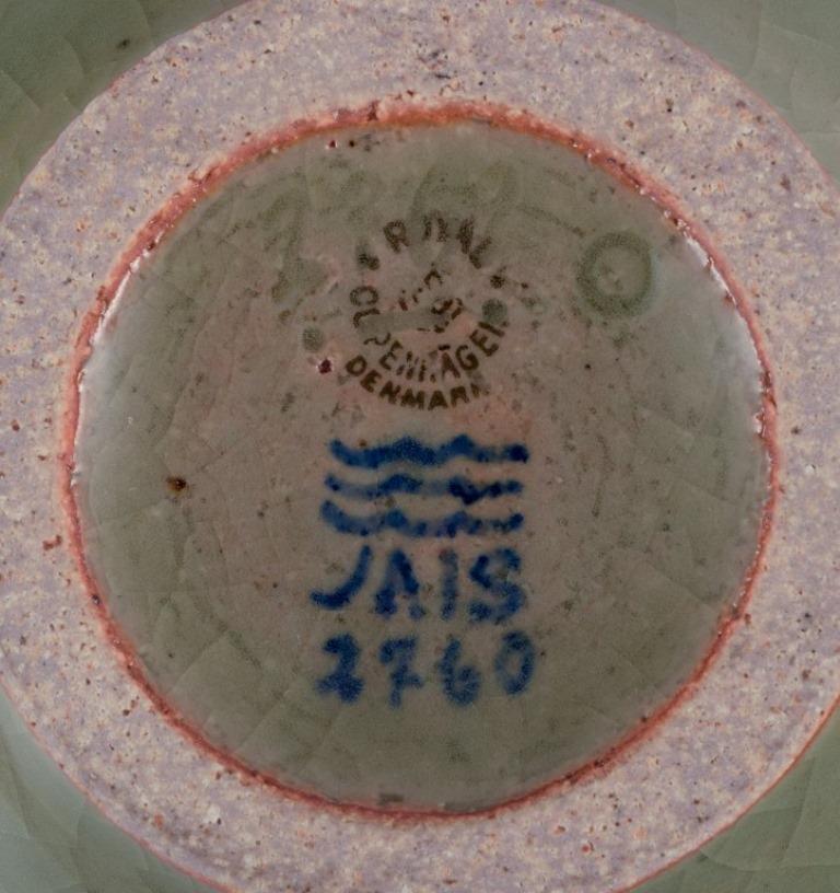 Ceramica Jais Nielsen per Royal Copenhagen. Ciotola in ceramica con smalto verde. Dal 1946 in vendita