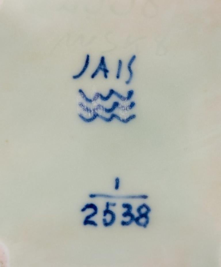 Jais Nielsen für Royal Copenhagen. Seltene Teedose aus Keramik. Celadon-Glasur. im Angebot 1