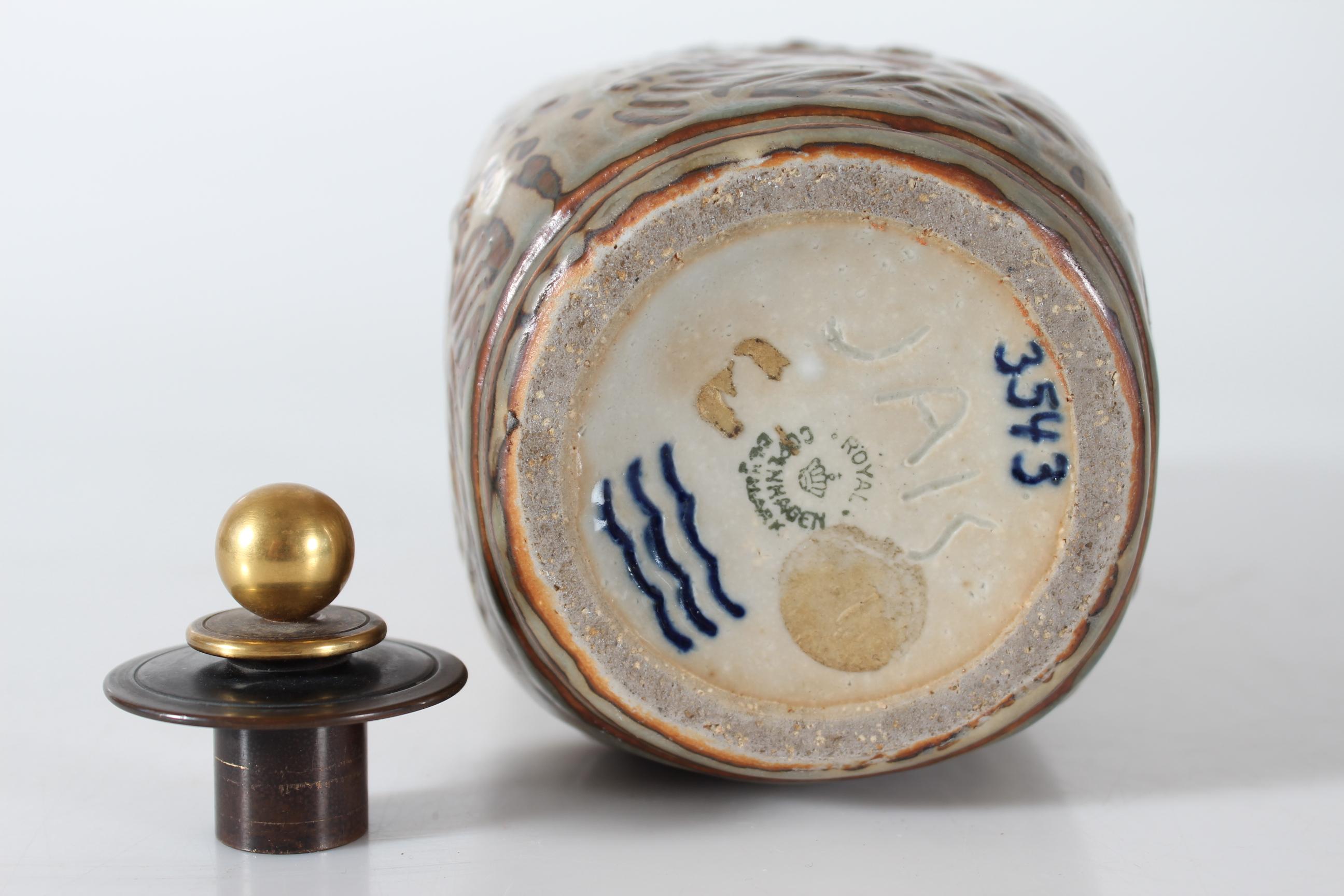 Jais Nielsen per Royal Copenhagen Vaso o bottiglia quadrata con coperchio in bronzo, 1957 in vendita 2