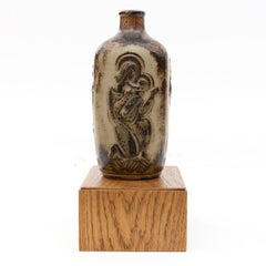 Vierseitige Steingutvase mit biblischen Reliefmotiven von Jais Nielsen für Royal Cop