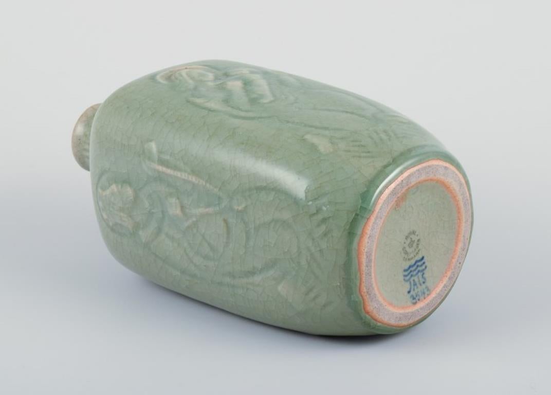 Céramique Jais Nielsen, Royal Copenhagen Vase en céramique à glaçure céladon. Motifs religieux en vente