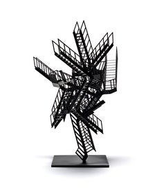 Escalation Incident, scultura contemporanea a forma di scala, in nero