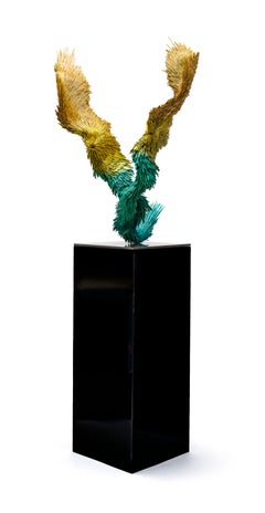 Electrum Murmur, Sculpture d'oiseau contemporaine en acier jaune et vert