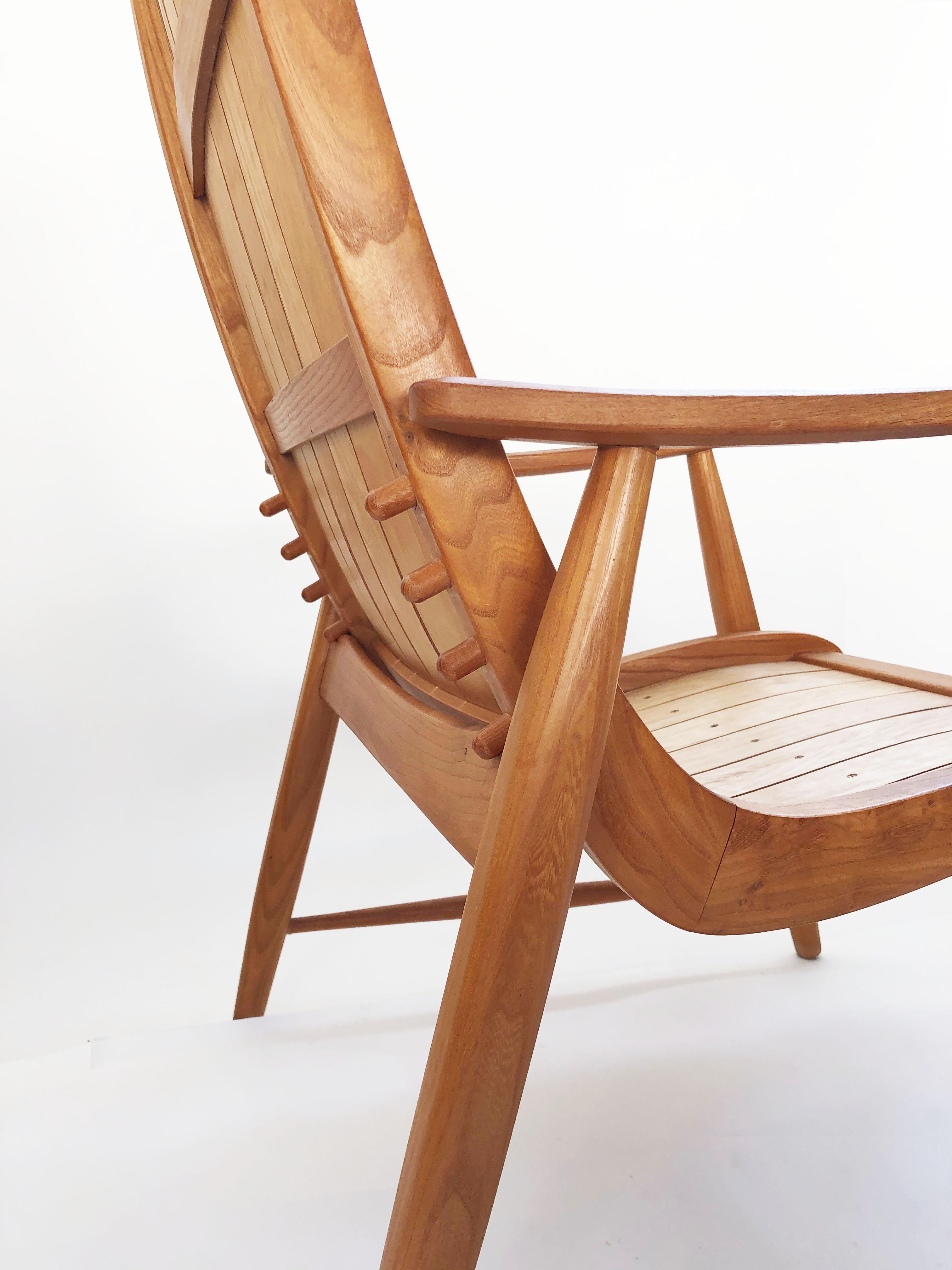 The adjustable Ronco chair (in four different positions) was made by Jacob Müller in the 1950s for his holiday home in Ronco (TI, Switzerland). It was produced by Wohnhilfe and is in very nice original condition. A beautiful Swiss design