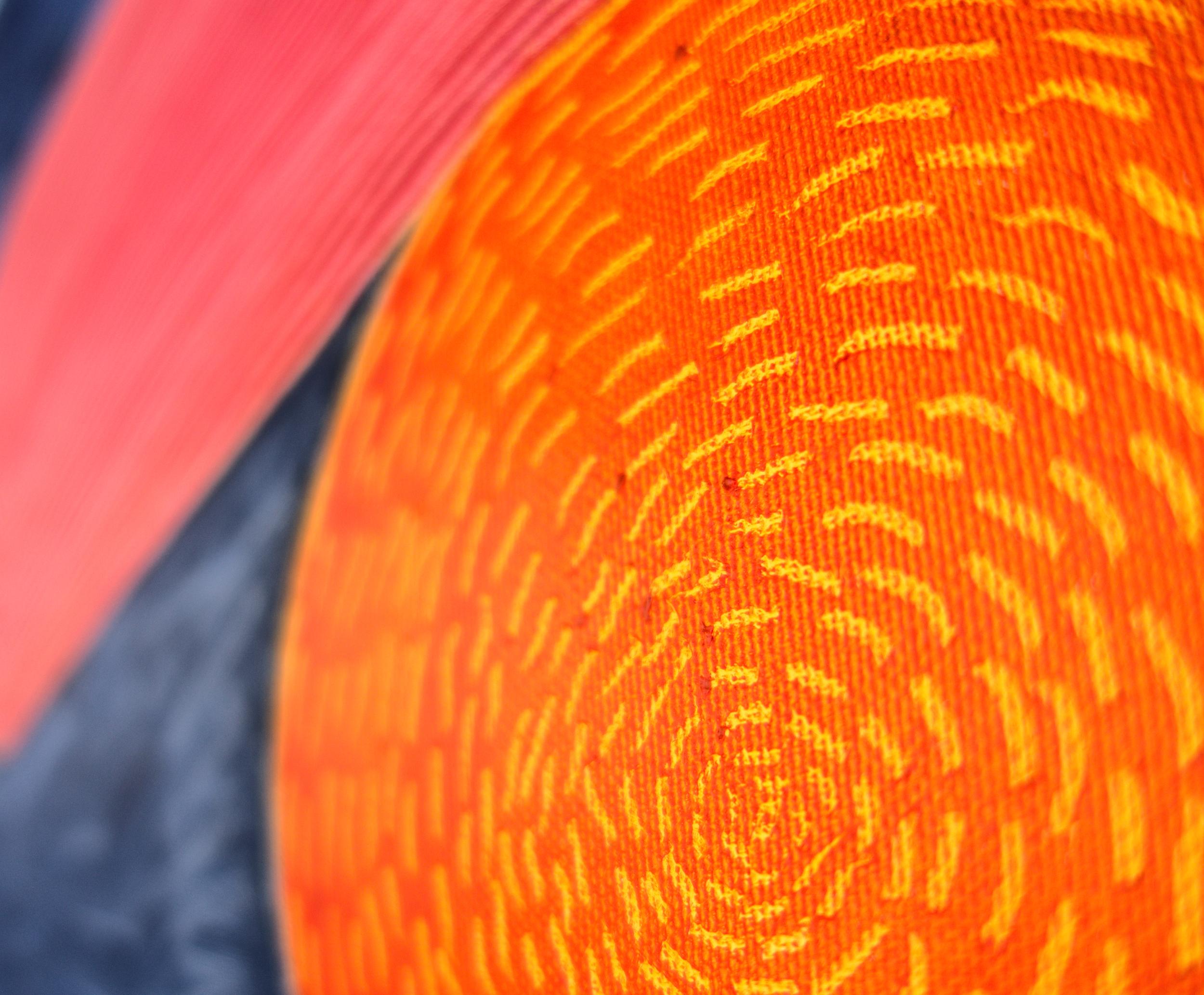 Mating In The Orange Bay – zeitgenössisches abstraktes Ölgemälde, fröhlich, farbenfroh (Zeitgenössisch), Painting, von Jakub Żeligowski