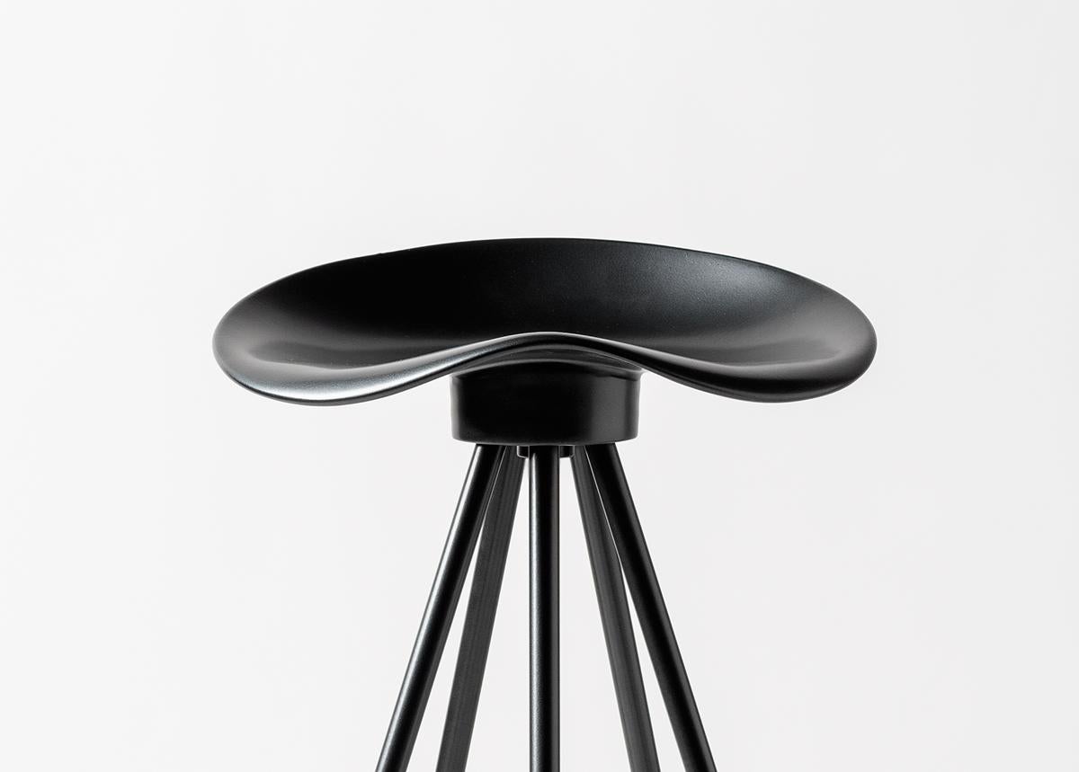 Barhocker Modell „Jamaica“ von Pepe Cortes Spainall, schwarzer, drehbarer Sitz aus Aluminium  (Moderne) im Angebot