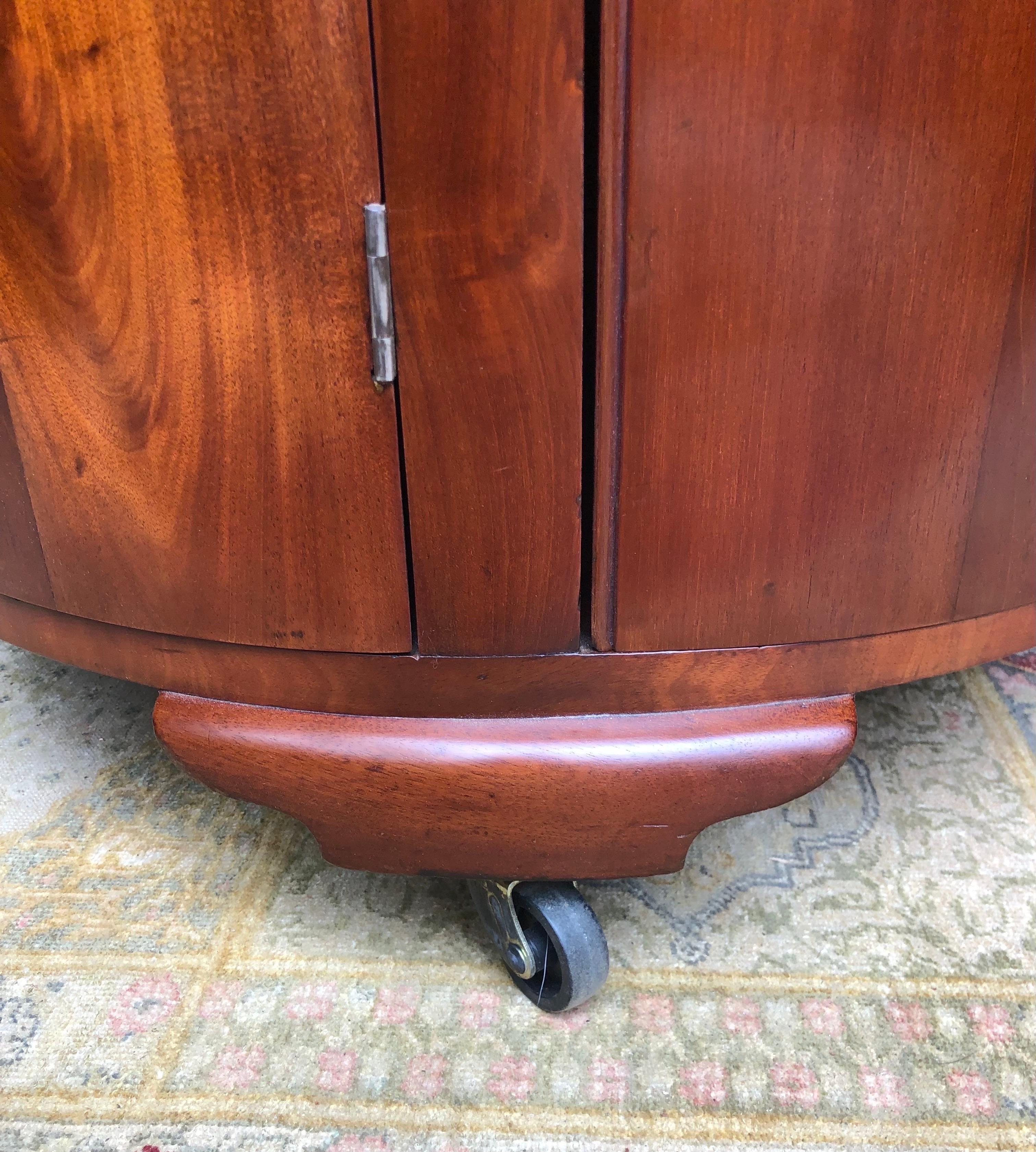 Jamaican Art Deco Round Bar/Cocktail Cabinet By Burnett Webster(circa.1934-1939) For Sale 4
