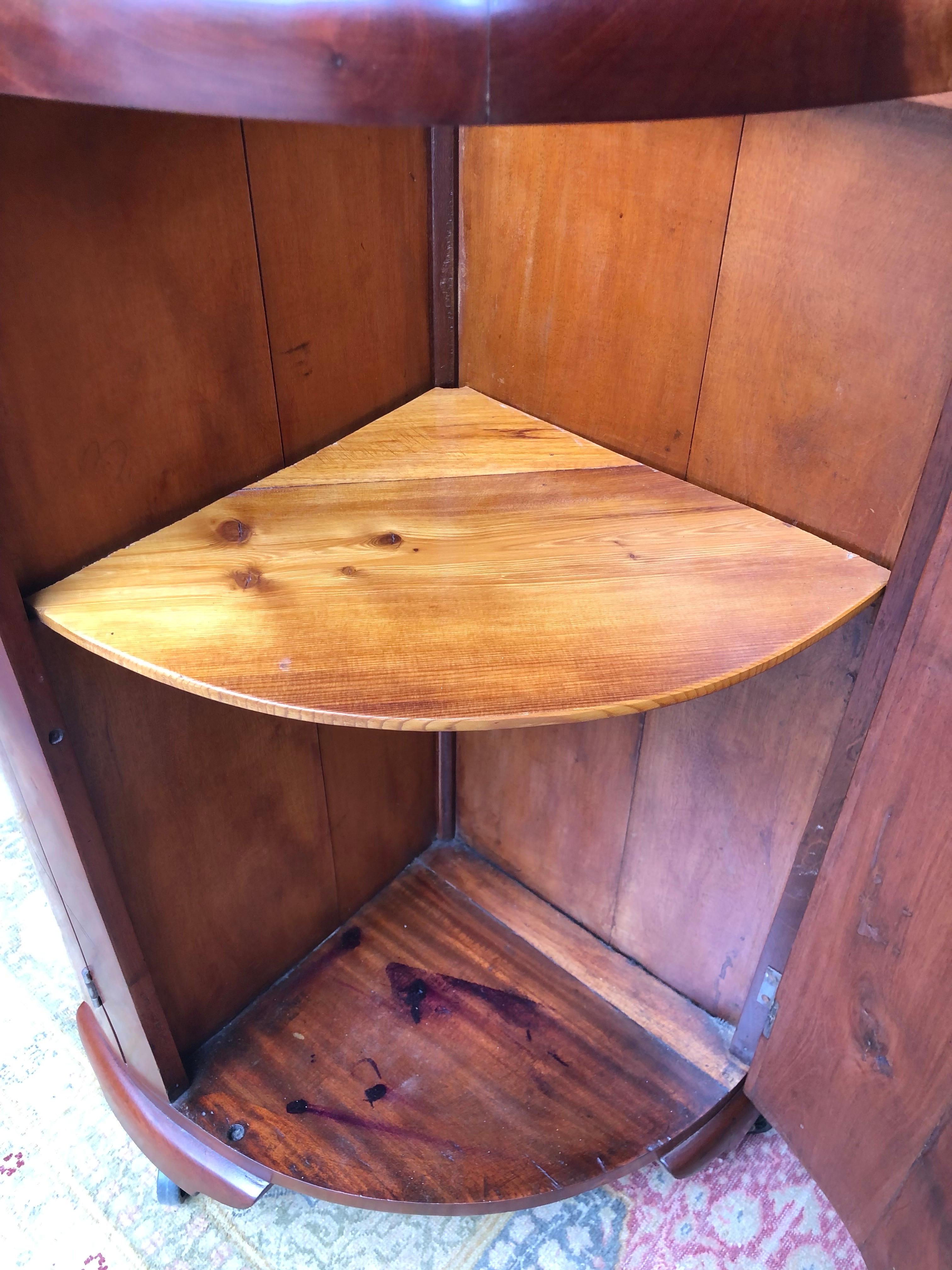 Jamaican Art Deco Round Bar/Cocktail Cabinet By Burnett Webster(circa.1934-1939) For Sale 7