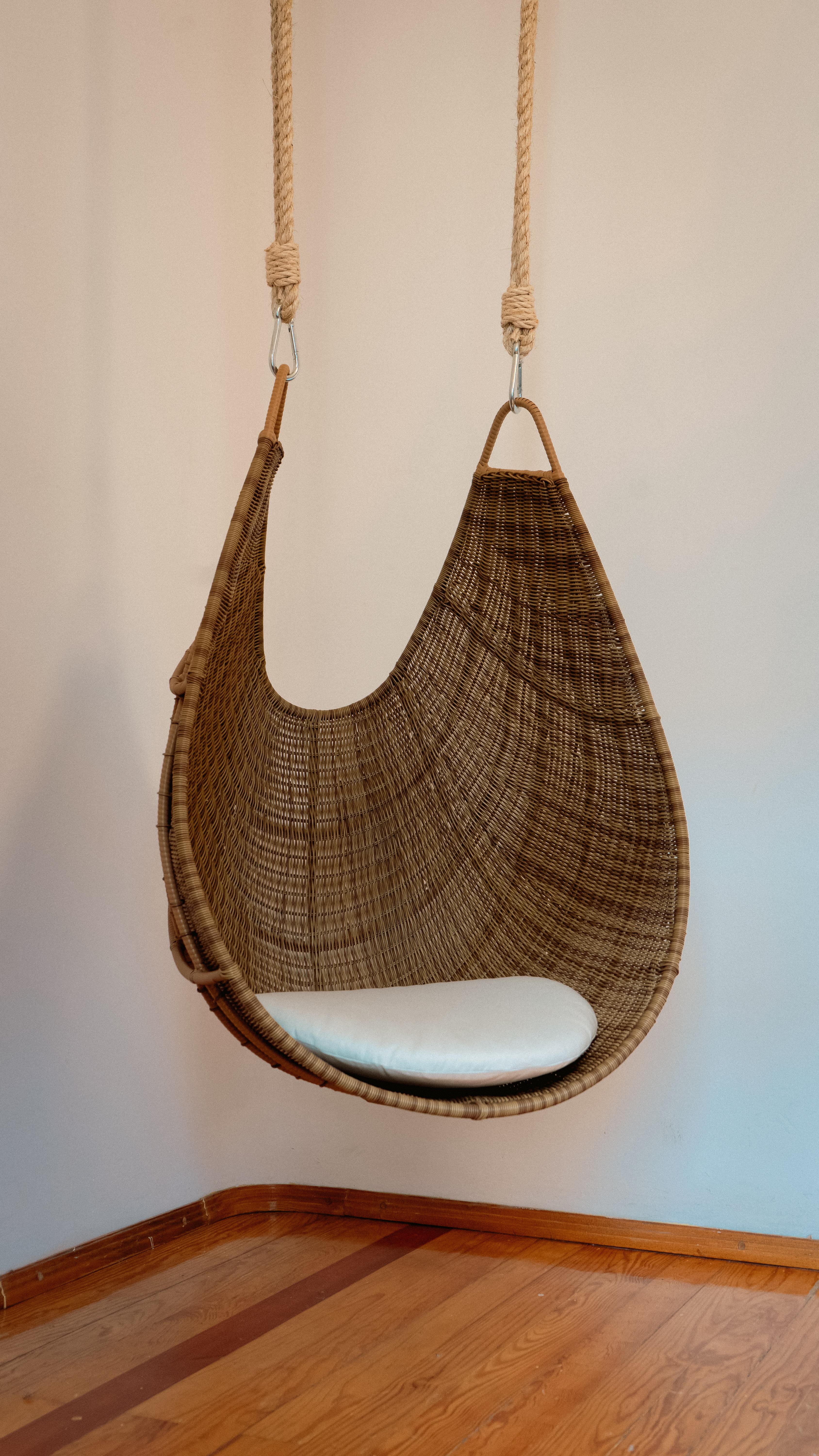 Jamapa Hanging Chair · Outdoors Toasted by Balsa · Currently in stock In New Condition For Sale In Juarez, Mexico City