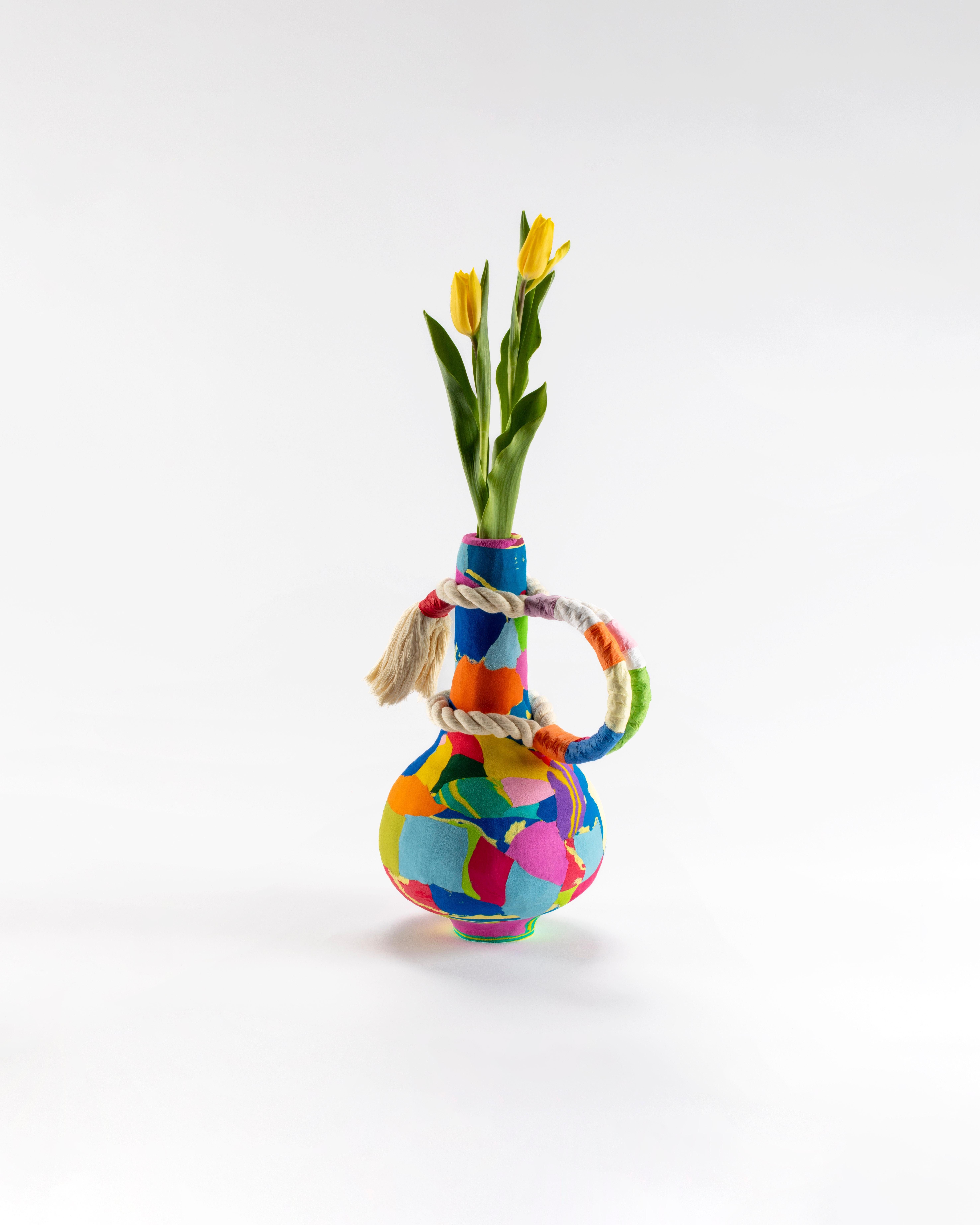 Vom neuesten  zweite Kollektion, Can You Imagine?, die handwerkliche Jambo-Vasenkollektion aus farbenfrohem, recyceltem Gummi. 
Jambo bedeutet 