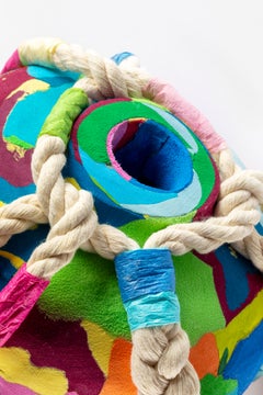 Jarrón trípode artesanal Jambo de caucho recuperado de colores