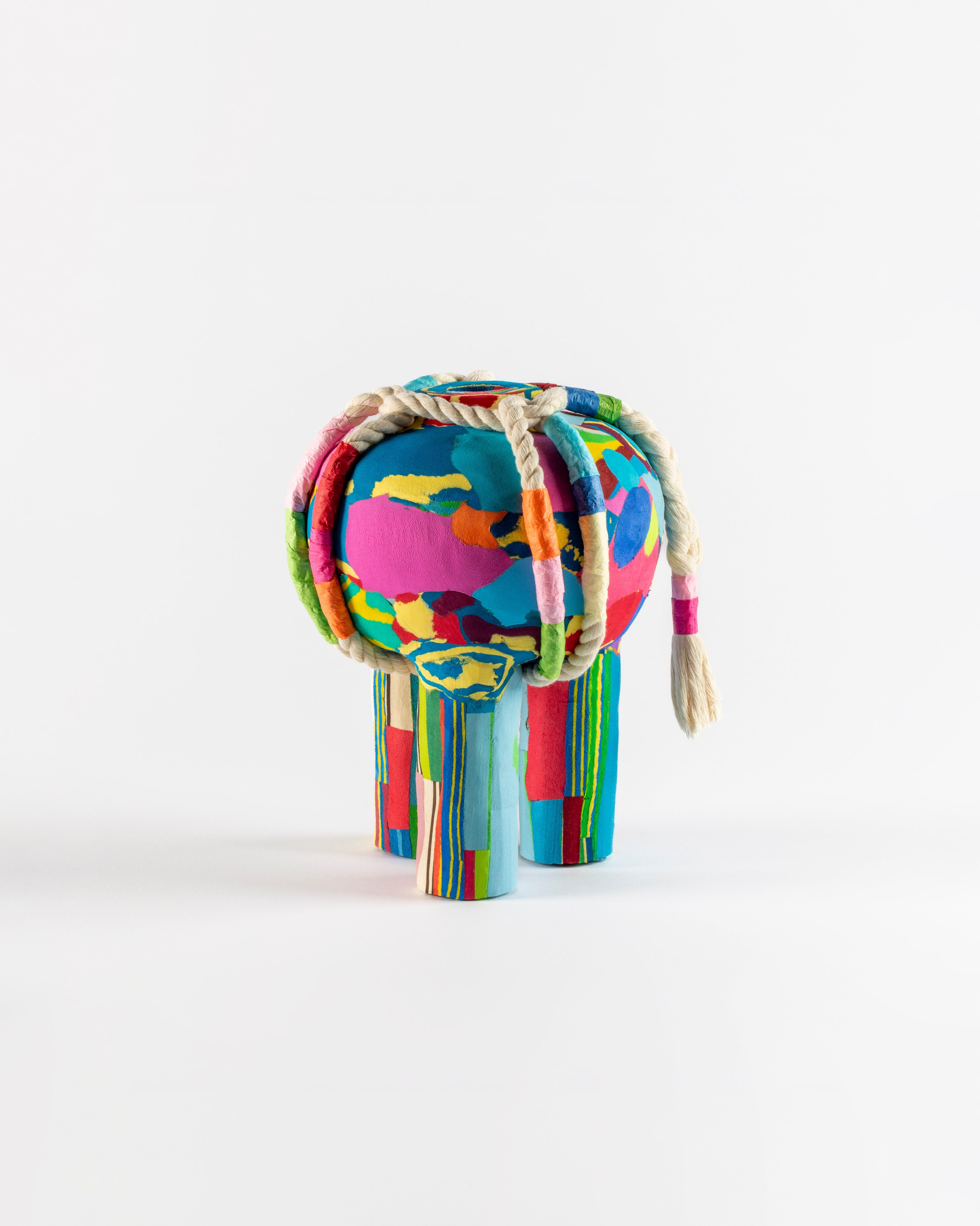 Jambo, handwerkliche Dreibein-Vase aus farbenfrohem, wiederaufbereitetem Gummi (Italienisch) im Angebot