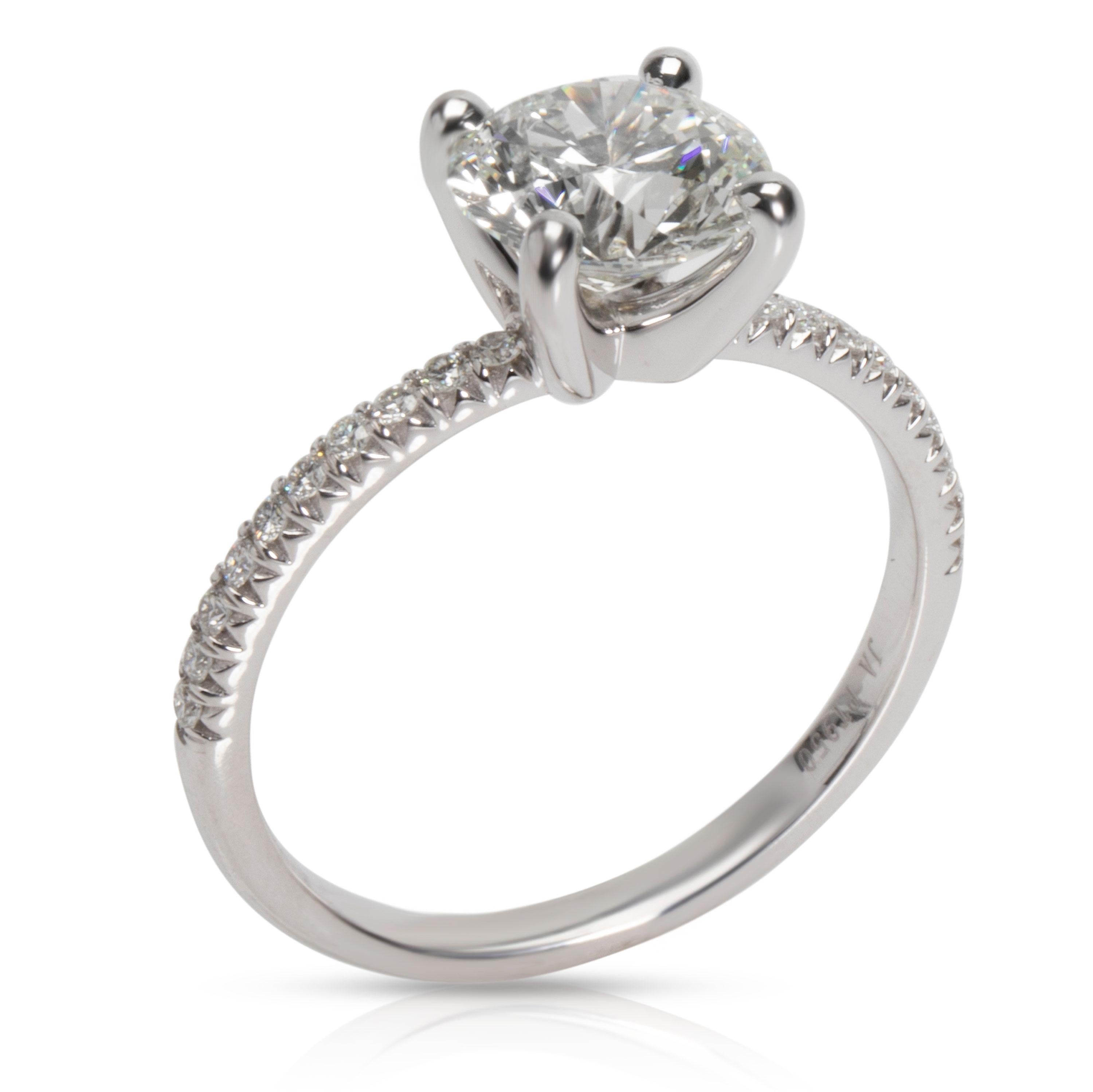 round cut diamond engagement rings platinum
