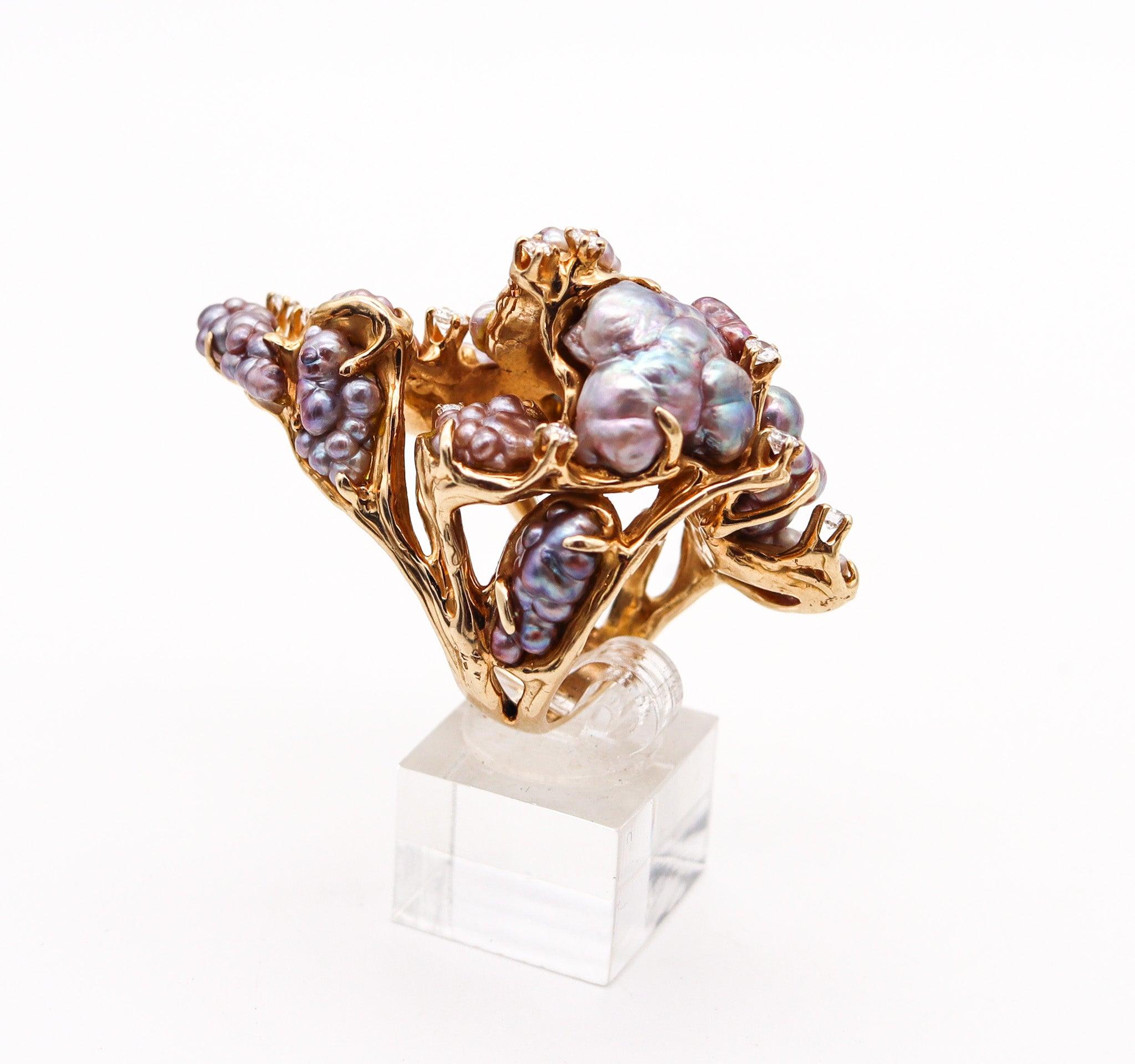 JAMES ARNOLD FREW 1960 Anillo de cóctel escultural Oro de 14 quilates con perlas y diamantes Corte brillante
