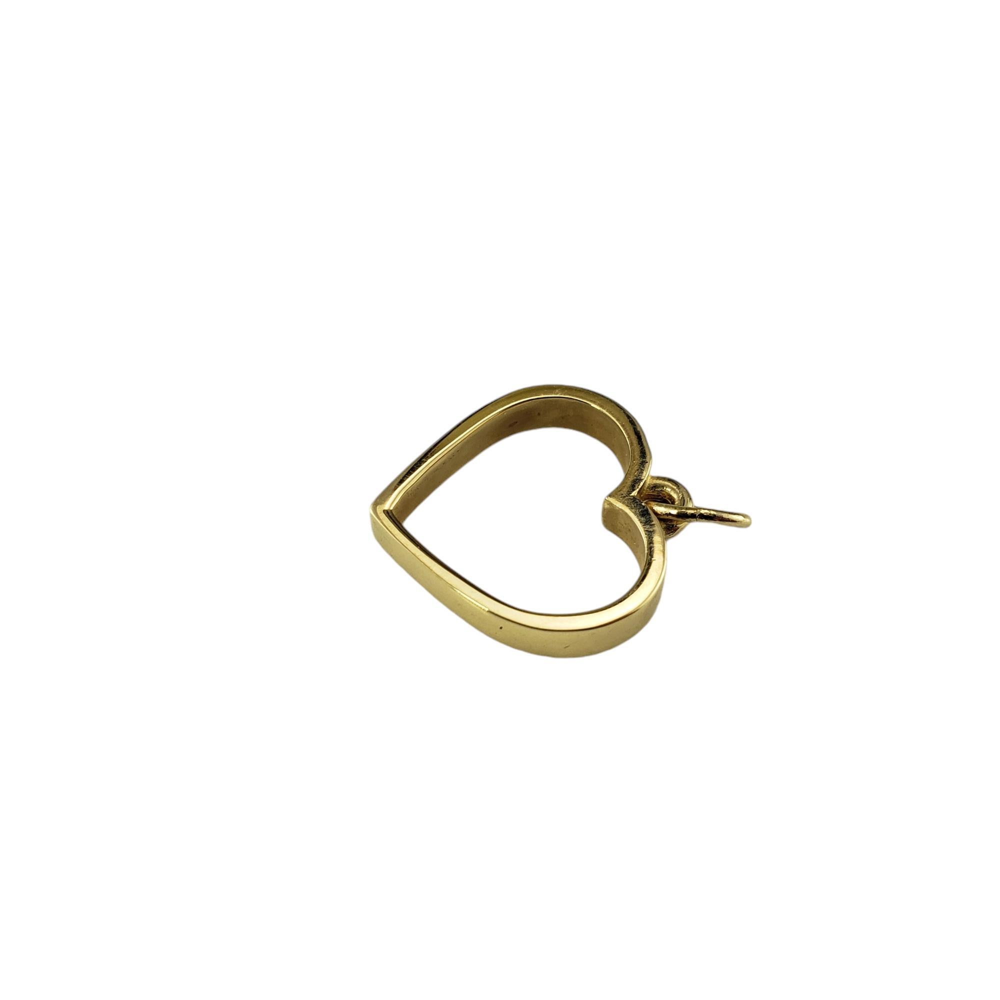 James Avery Pendentif coeur ouvert en or jaune 14 carats

Ce charmant pendentif à cœur ouvert de James Avery est réalisé en or jaune 14 carats aux détails magnifiques.

Hallmark :  AVERY 14K

Taille : 17 mm x 16 mm

Poids : 1,2 dwt. / 1.9