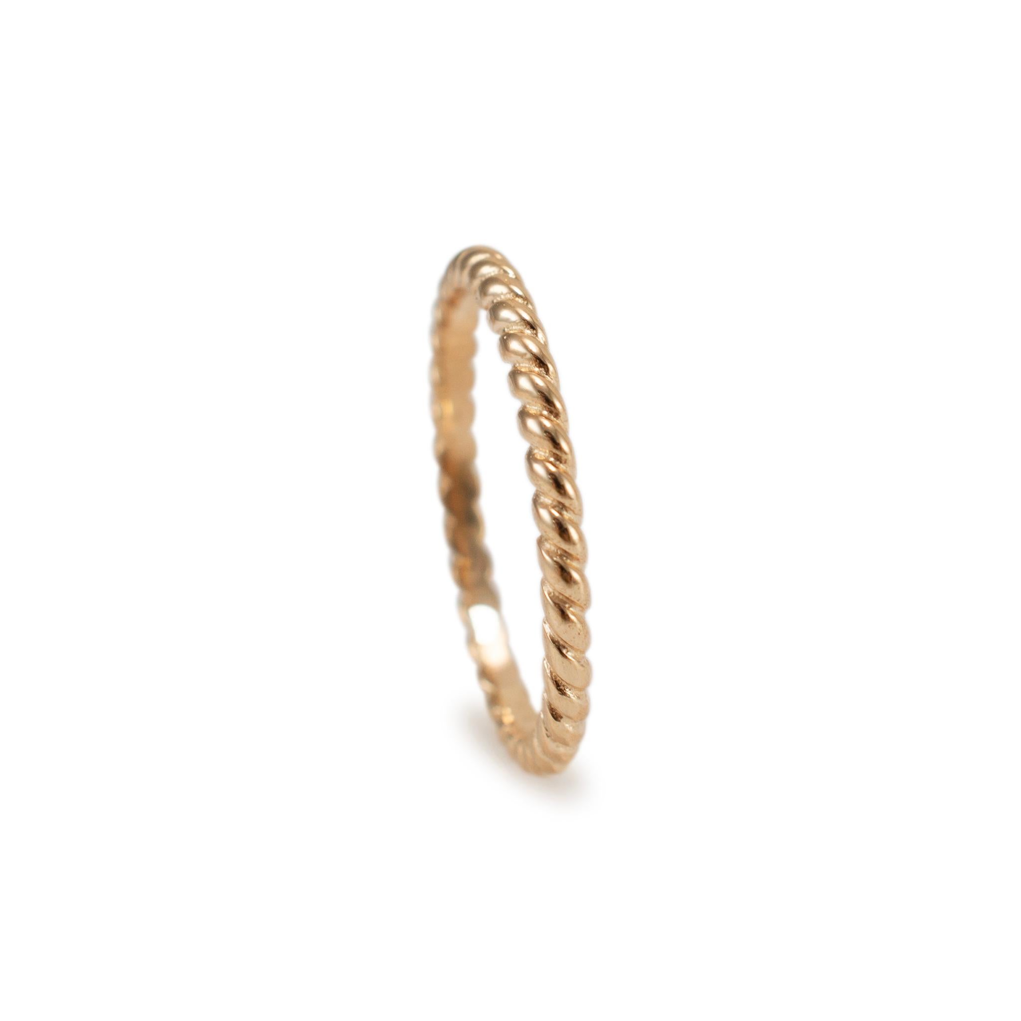 Women's or Men's James Avery 14K Yellow Gold Small Twisted Wire Band Ring For Sale