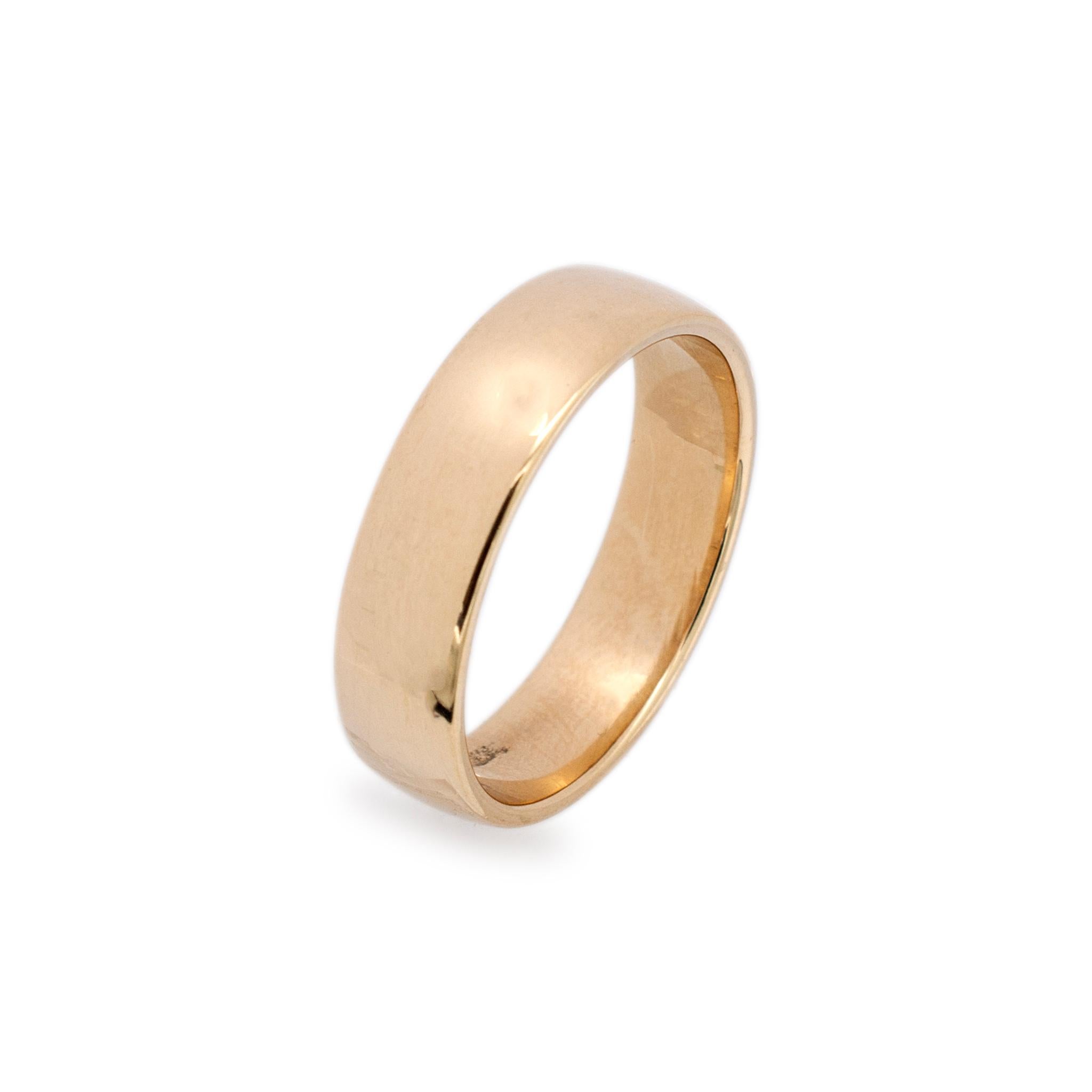 Brand: James Avery

Gender: Men's

Metal Type: 14K Yellow Gold

Size: 12.5

Shank Maximum Width: 6.30 mm

Weight: 9.40 grams

Mens 14K yellow gold comfort-fit wedding ring.  Stamped 