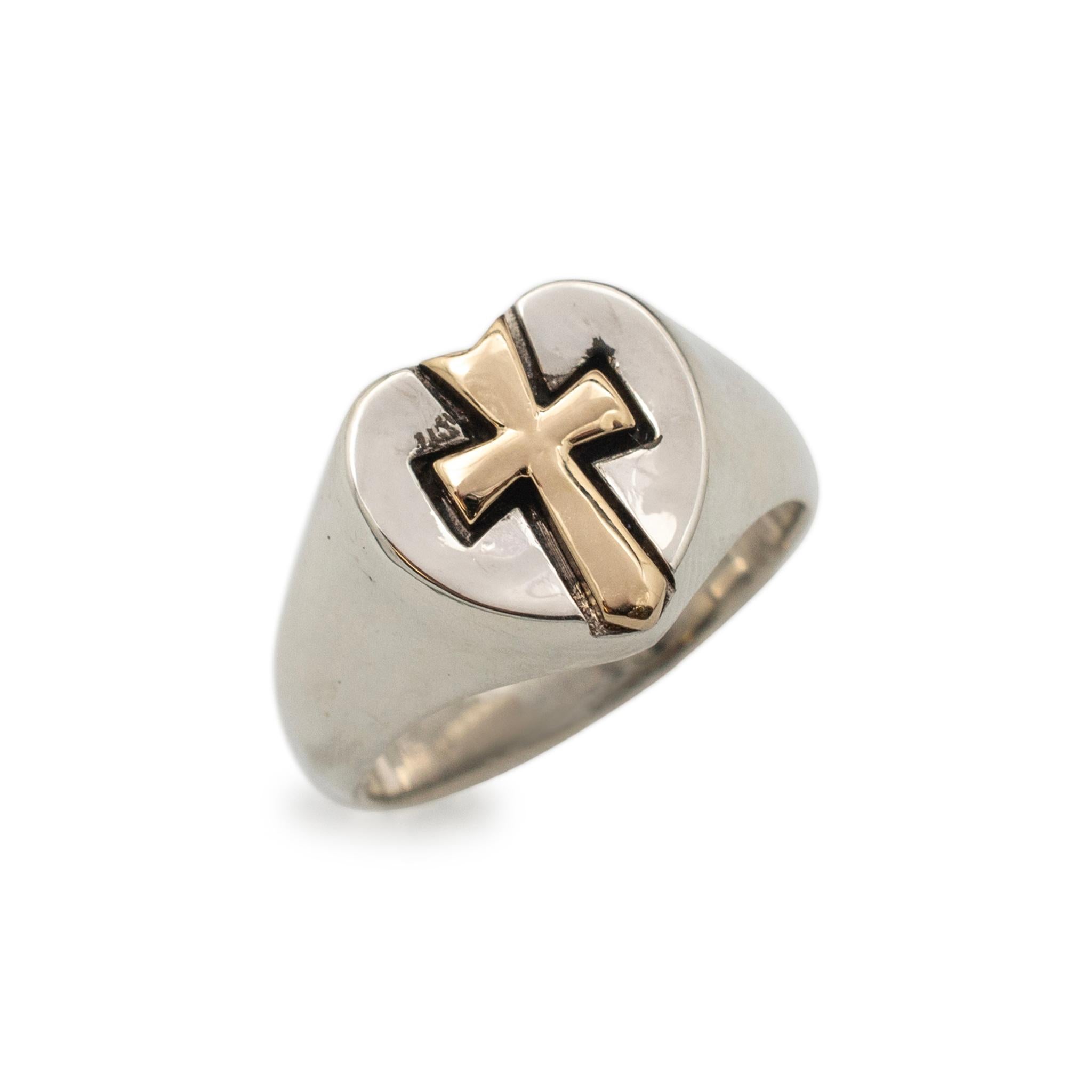 Brand: James Avery

Gender: Ladies

Metal Type: 925 Sterling Silver and 14K Yellow Gold

Size: 5.5

Shank Maximum Width: 18.40 mm

Diameter: 3.60 mm

Weight: 5.70 grams

Ladies silver and 14K yellow gold cocktail ring. The 