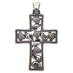 James Avery 925 Sterlingsilber-Anhänger mit durchbrochenem Muschelkreuz