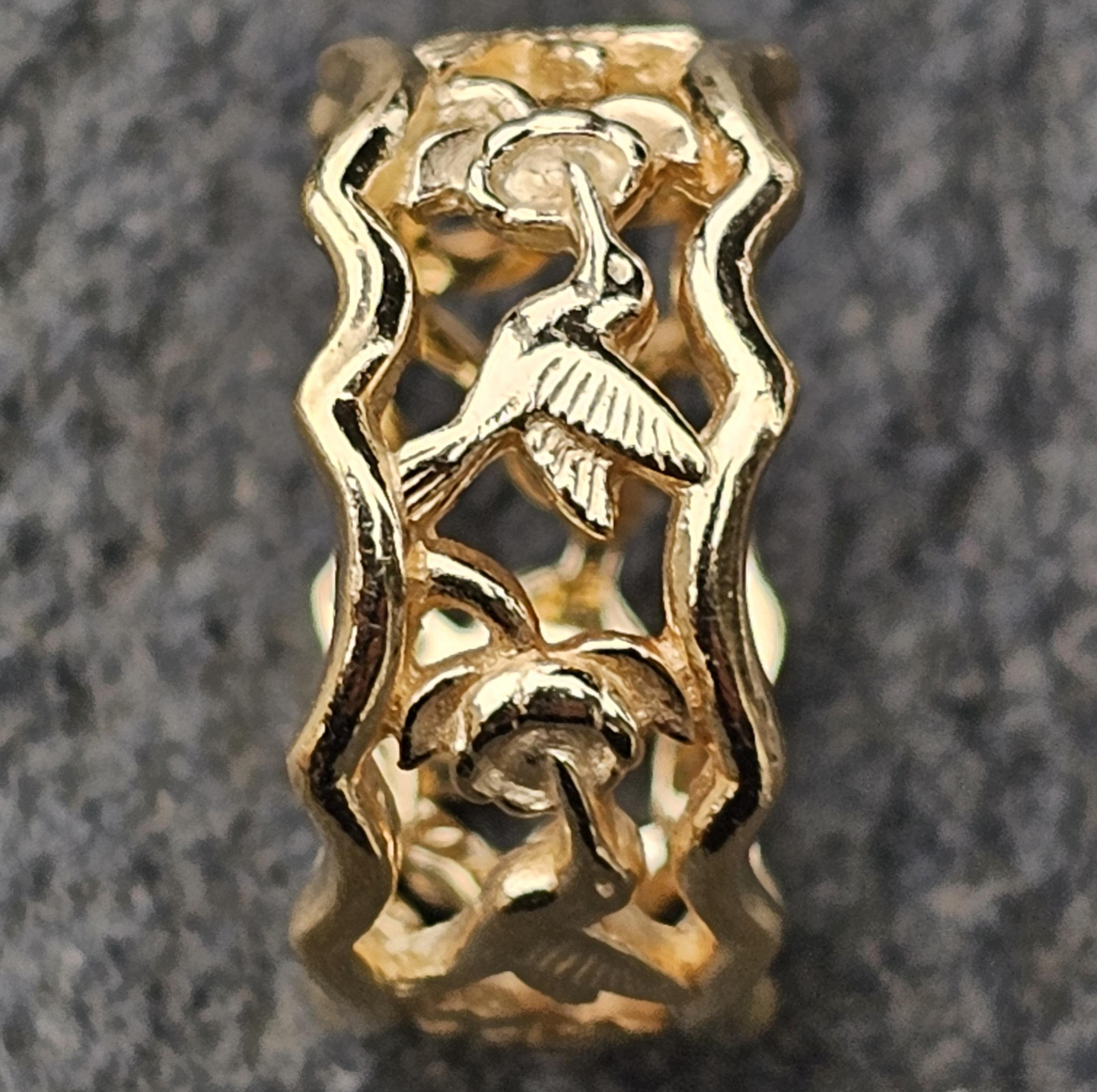 James Avery Anello Eternità Colibrì in Oro Giallo 14k Ritirato 5.9g sz 7.5 In condizioni buone in vendita a Northbrook, IL