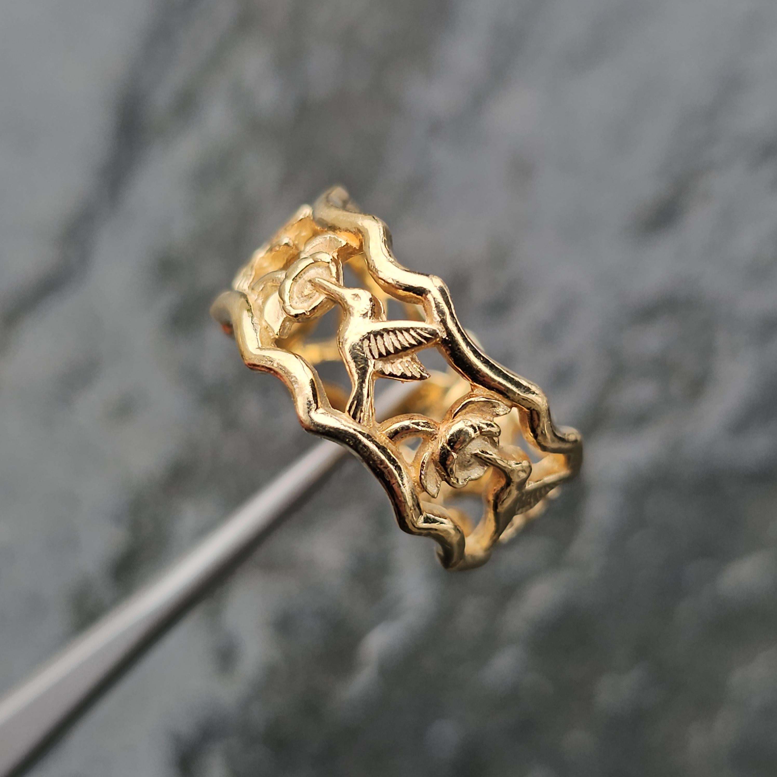 James Avery Anello Eternità Colibrì in Oro Giallo 14k Ritirato 5.9g sz 7.5 in vendita 1