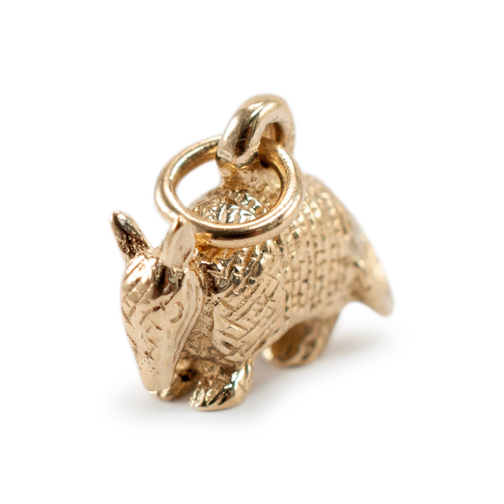 James Avery Retired 14K Yellow Gold Armadillo Charm Pendant In Excellent Condition For Sale In Houston, TX