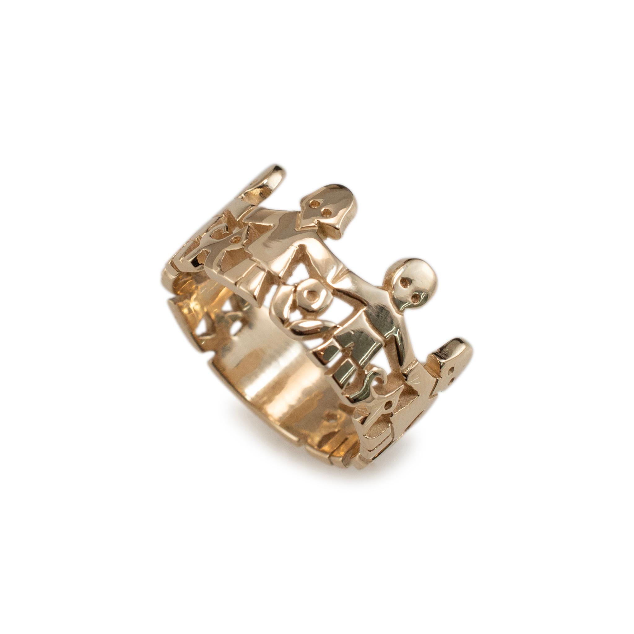 Brand: James Avery 

Gender: Ladies 

Metal Type: 14K Yellow Gold

Ring Size: 6

Width: 10.40 mm tapering to 6.20 mm 

Weight: 5.86 grams

Ladies 14K yellow gold band with a soft-square shank. The metal was tested and determined to be 14K yellow