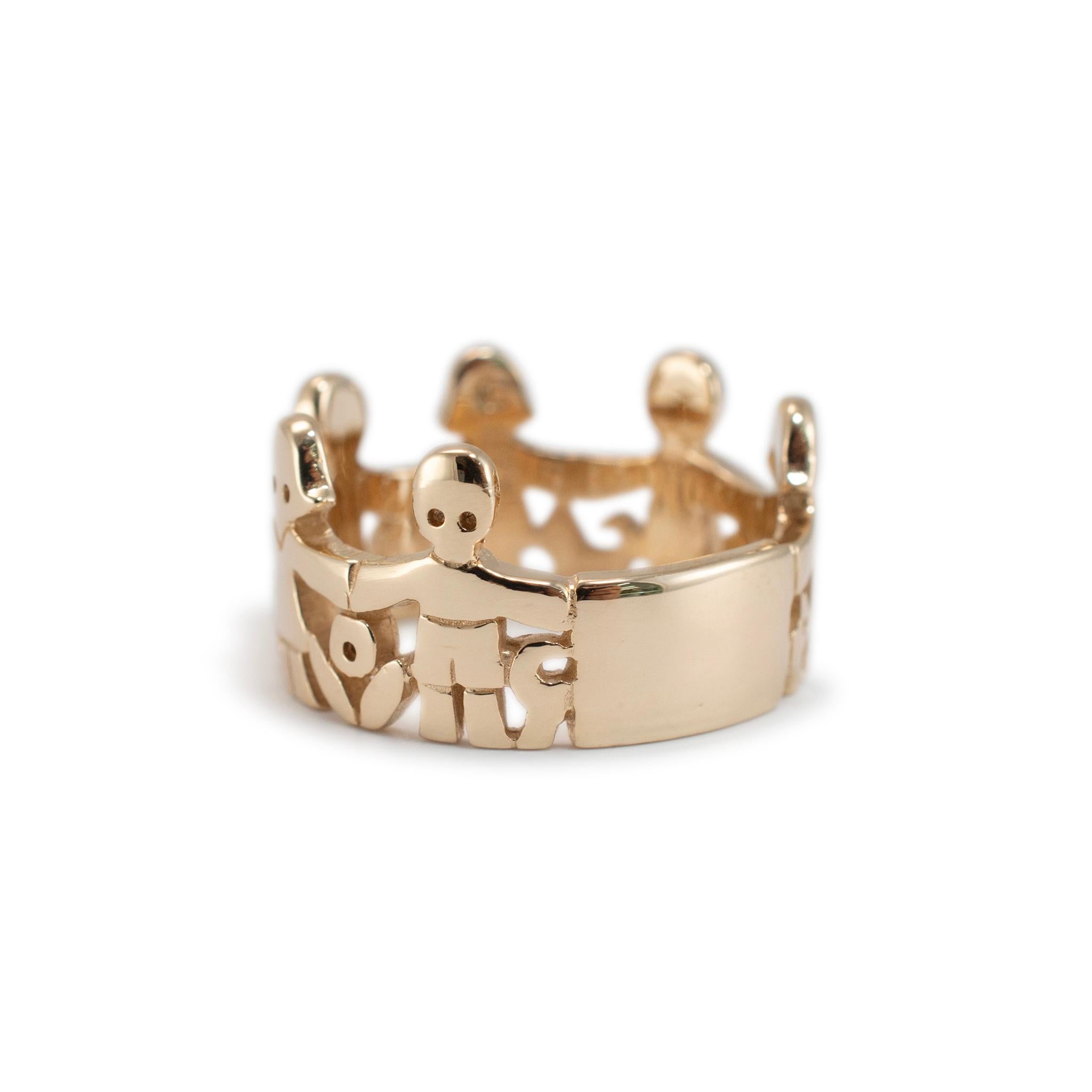 James Avery Retired 14K Yellow Gold Paper Dolls Band Ring In Excellent Condition In Houston, TX