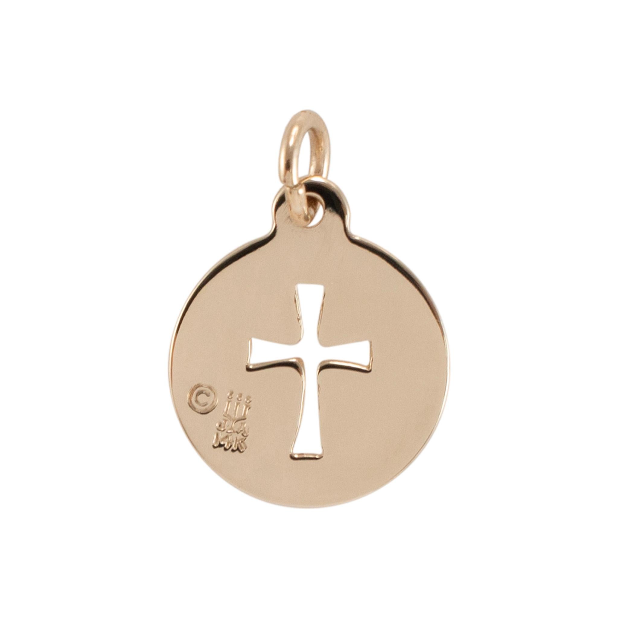 Marque : James Avery

Genre : Unisexe

Type de métal : Or jaune 14K

Longueur : 15,85 mm

Diamètre : 13,40 mm

Poids : 2.11 grammes

Pendentif en forme de cercle religieux en or jaune 14K poli, réalisé par un designer. Le métal a été testé et il a