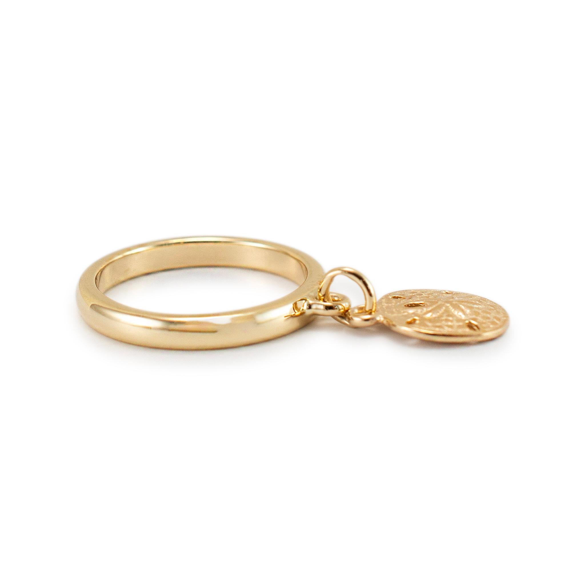 James Avery, bague jonc breloque en or jaune 14 carats avec pendentif en forme de dollar sable Pour femmes en vente