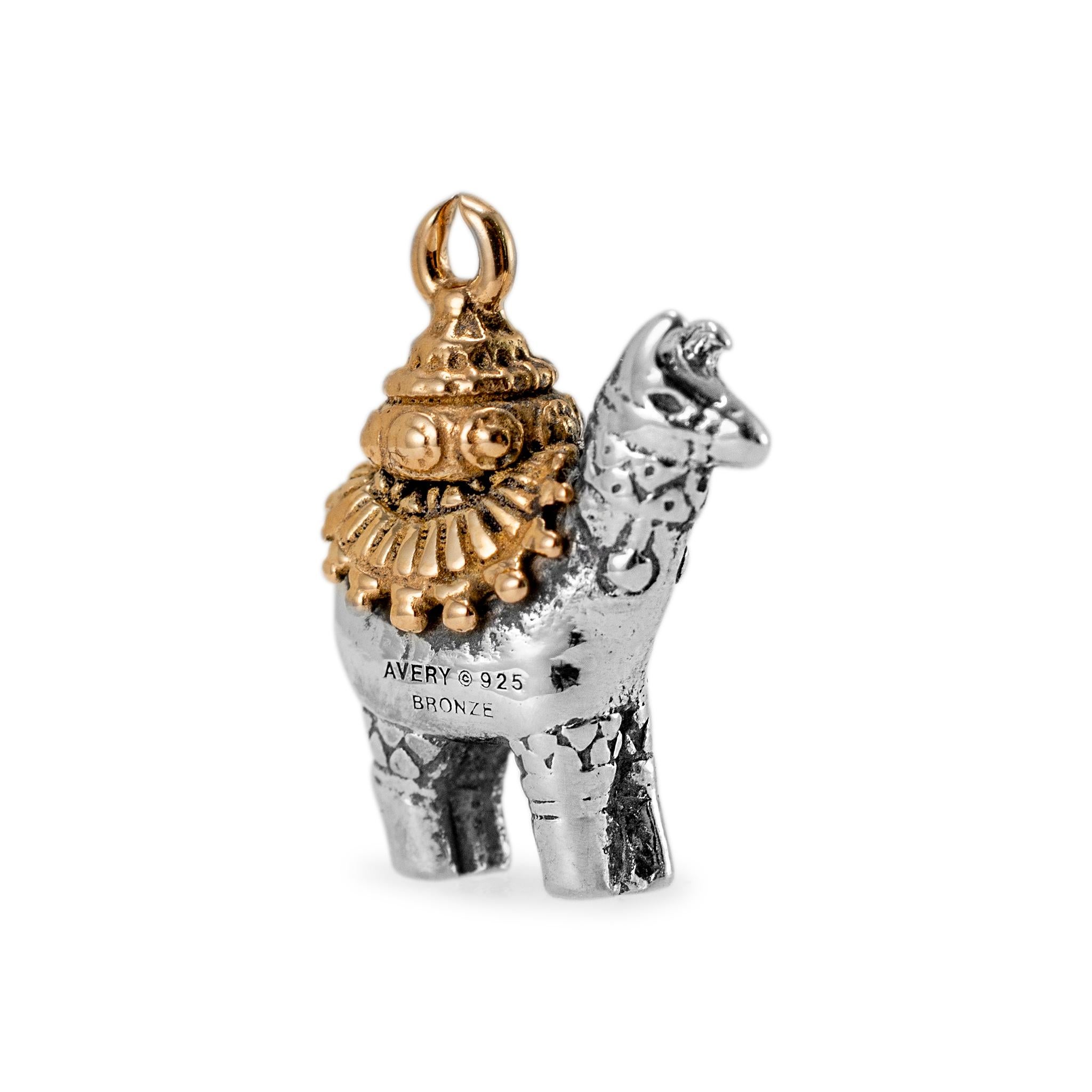James Avery Ritirato in argento Sterling 925 e bronzo Llama Charm In condizioni ottime in vendita a Houston, TX