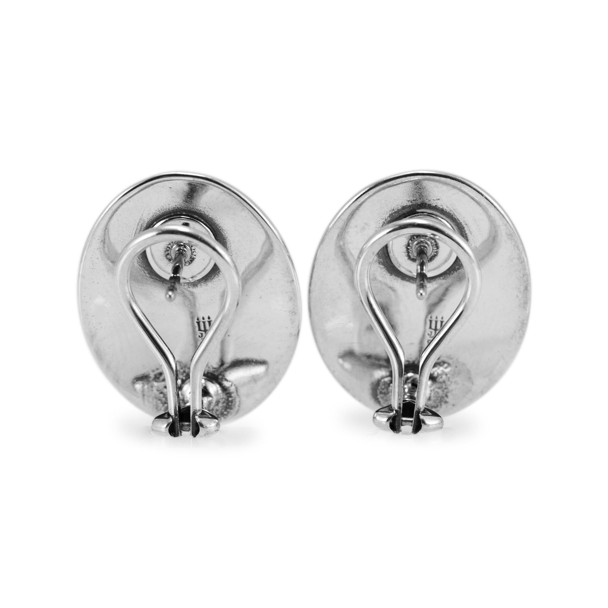James Avery Retired 925 Sterling Silver Ornate Scroll Clip on Stud Earrings In Excellent Condition In Houston, TX