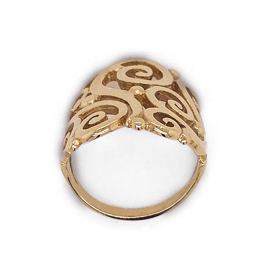 Contemporary James Avery Sorrento Filigree Wide Curlicue Ring in 14 Karat Yellow Gold