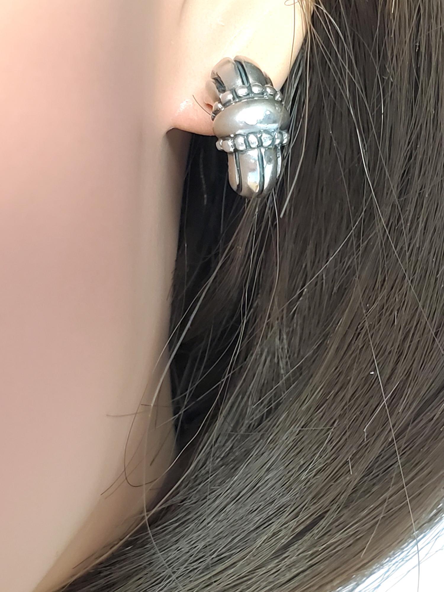 James Avery Sterling Silver Beaded Huggie Hoop Earrings #20523 For Sale 5