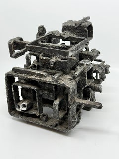James Bearden Scatola brutalista in acciaio annerito "Dwelling" 2015