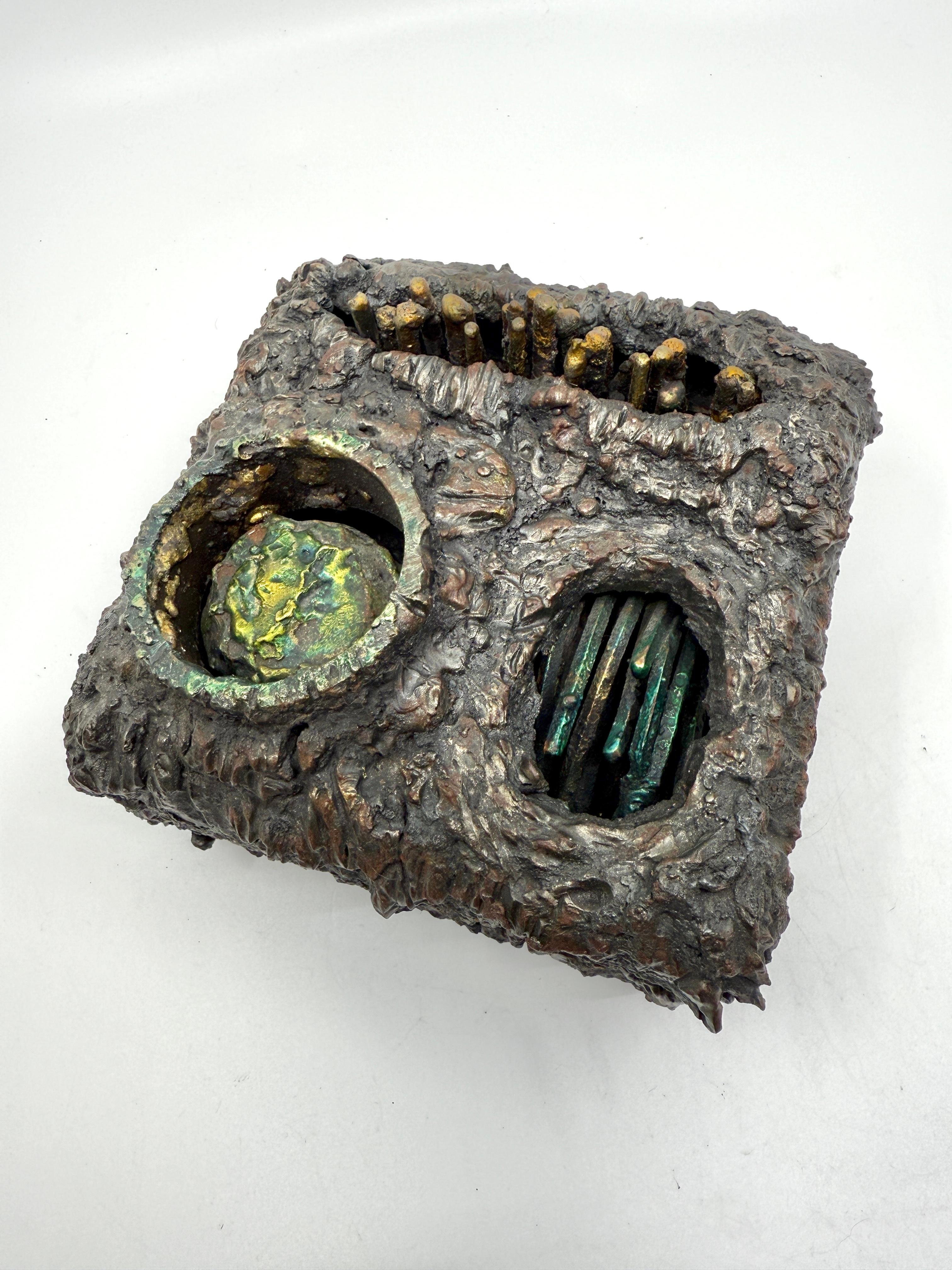 Fait main James Bearden Boîte de confinement brutaliste n° 1 en vente